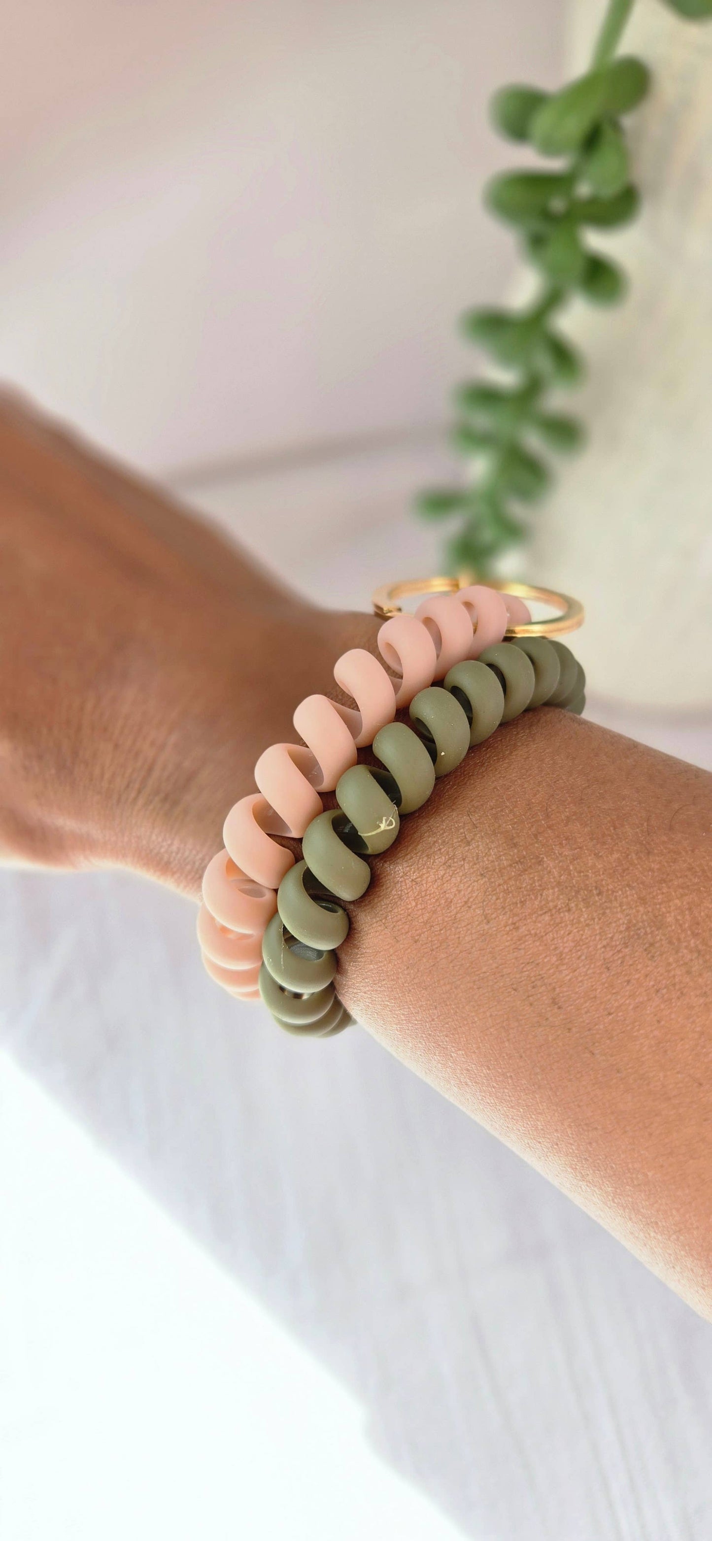 Daisy Flower Keychain, Keychain Wristlet for Women: Green