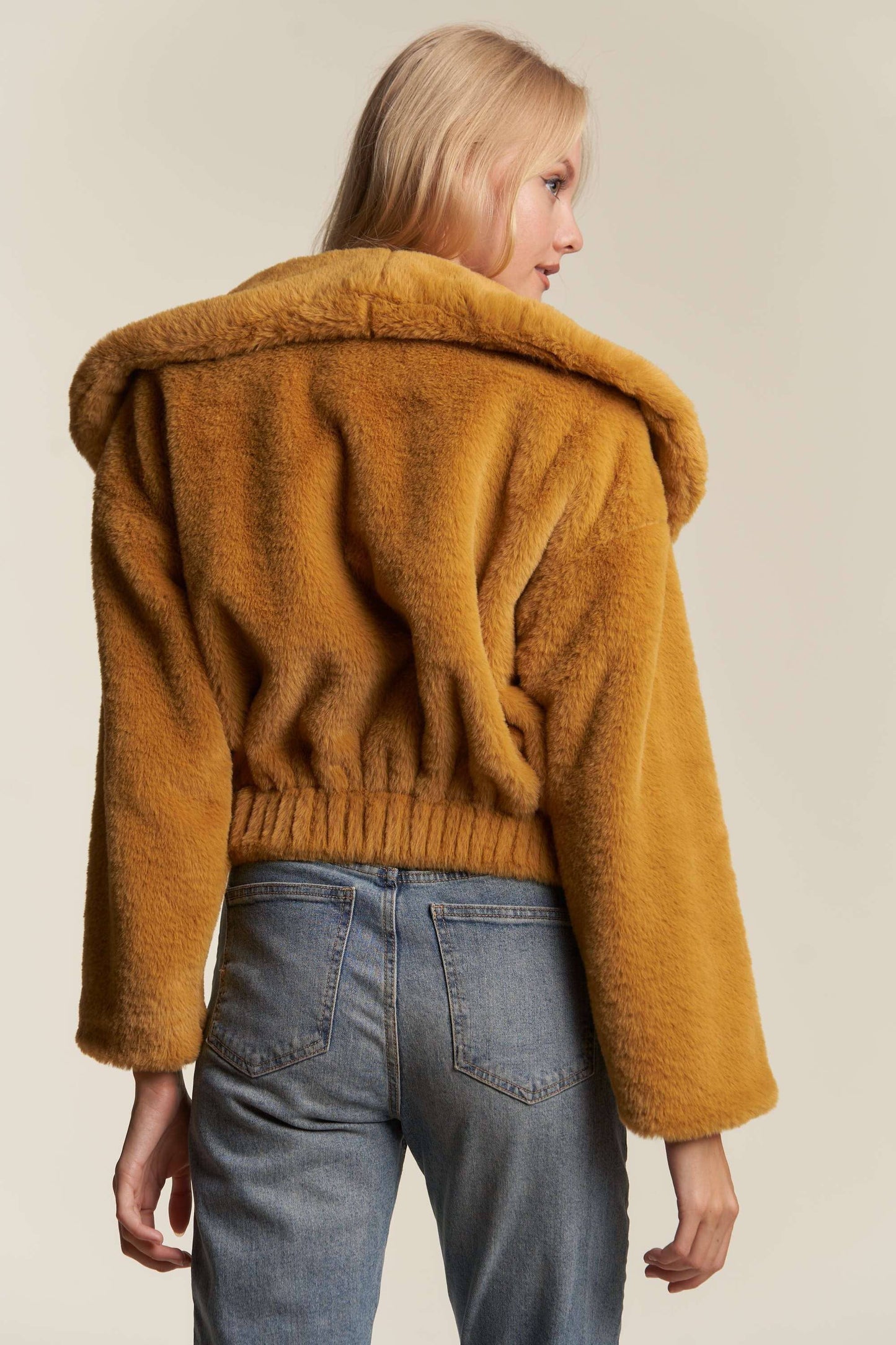 FAUX FUR SNAP CLOSURE ELASTICWAIST LNGSLVE JACKET: MUSTARD / S