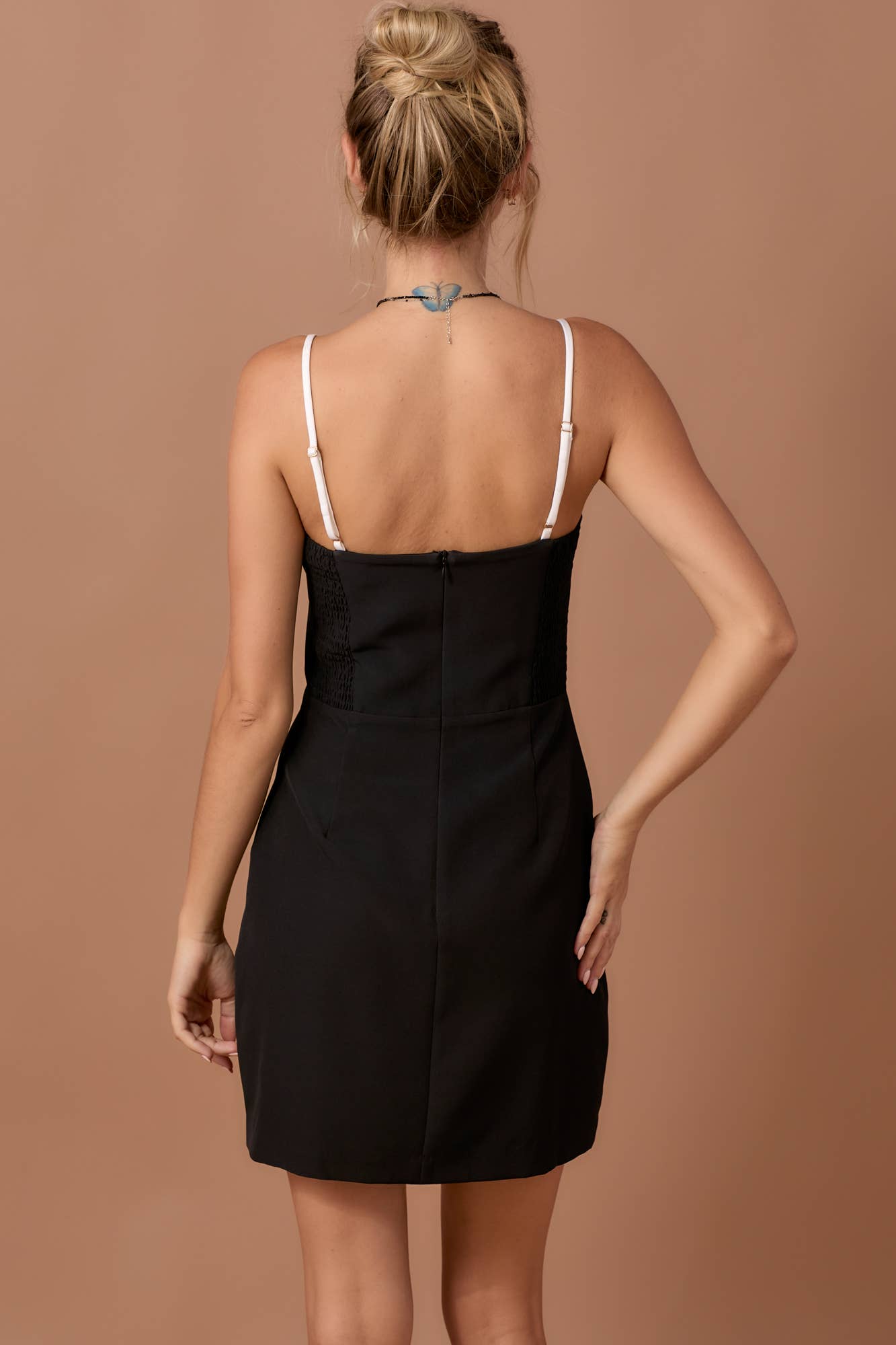 Contrast trim mini dress: BLACK / M