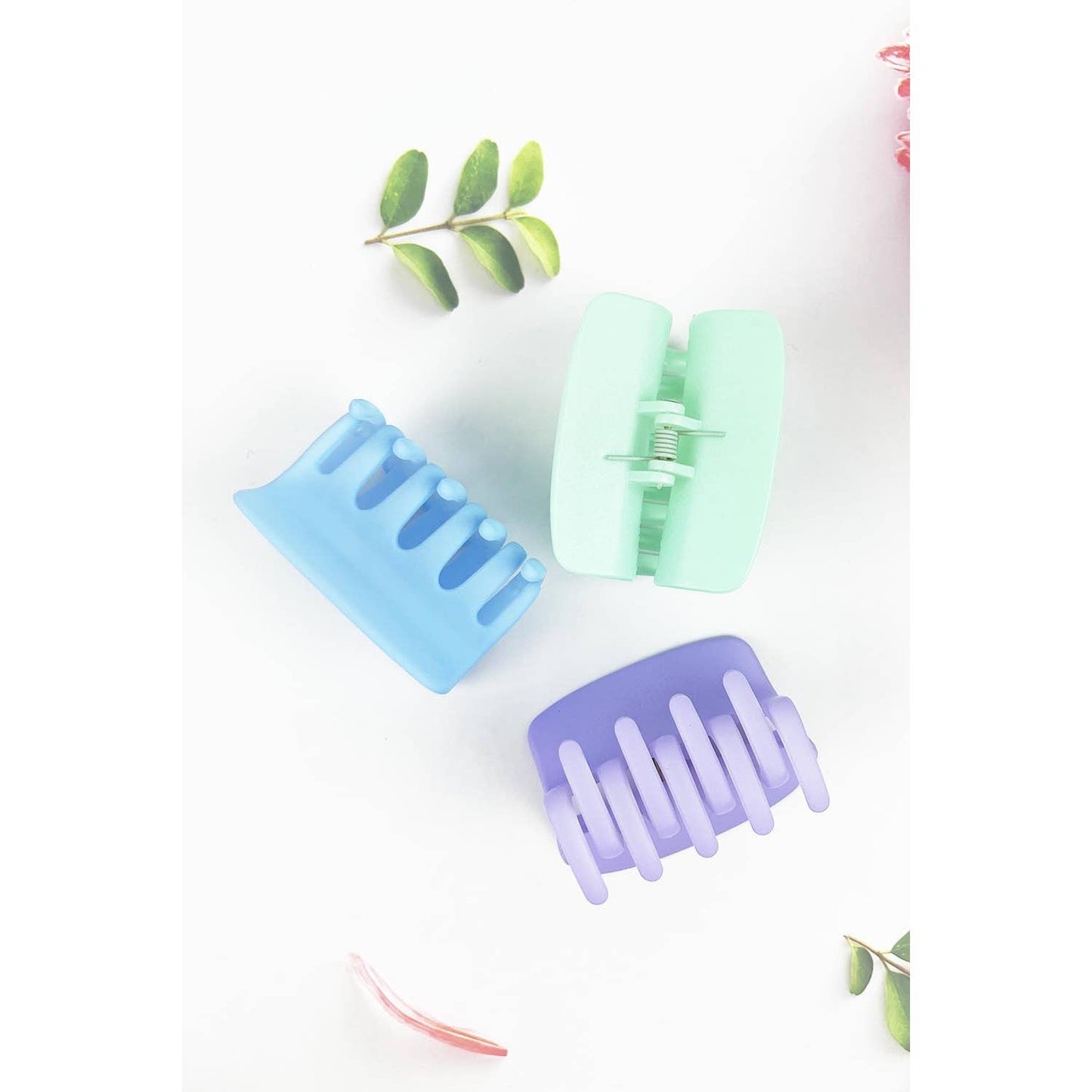 MATTE RECTANGLE SHAPED INTERLOCKING JAW HAIR CLAW: ASSORTED / ONE
