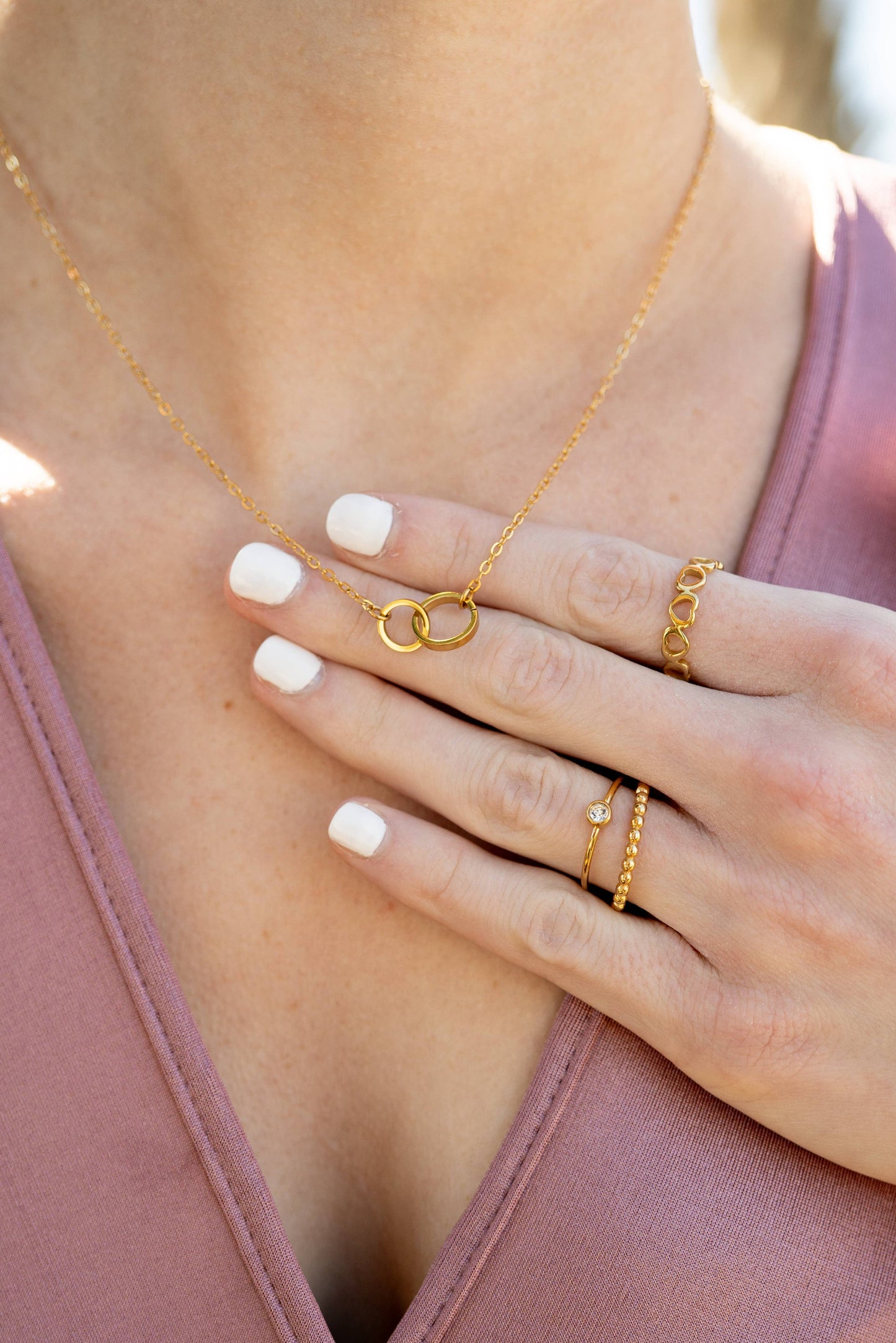 18K Gold PVD Stainless Steel Interlocked Rings Necklace: Stainless