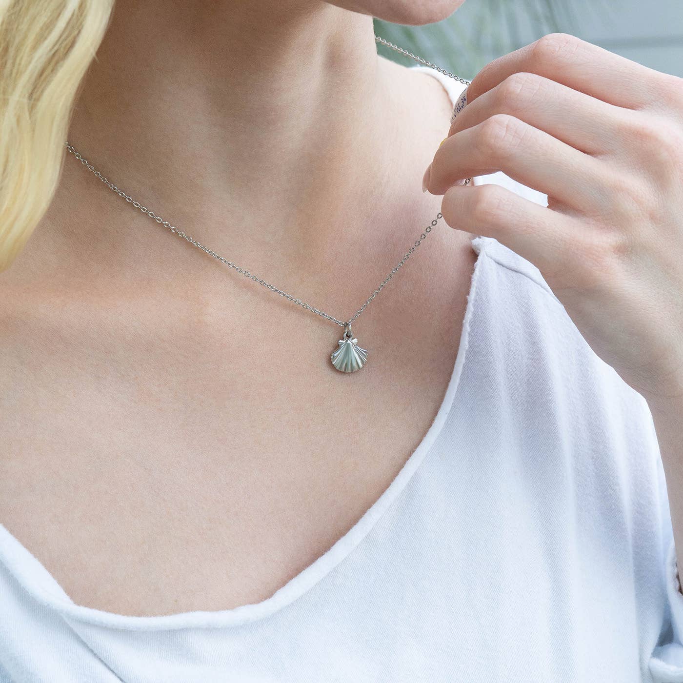 Stainless Steel Crimped Oval Chain Necklace: Stainless / 18+2"