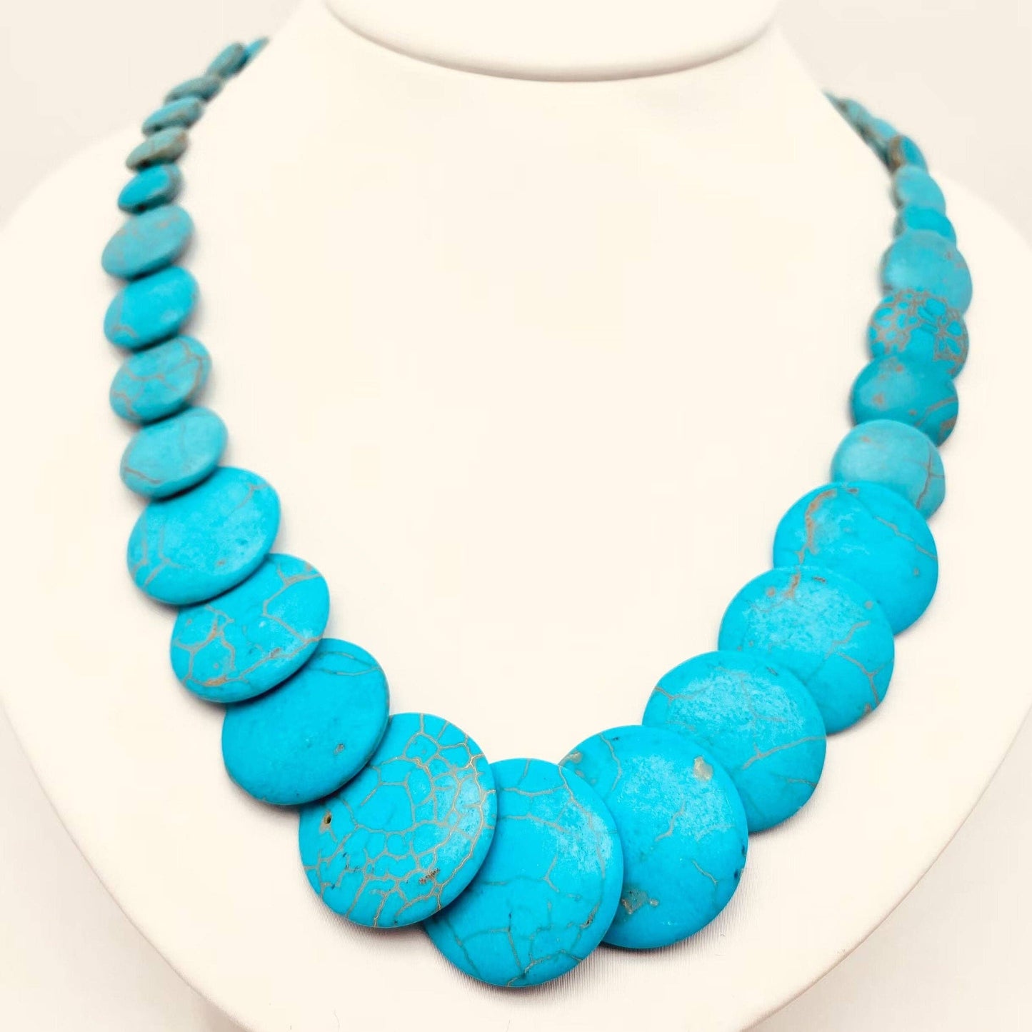 Ethnic Turquoise Short Beaded Necklace: BLUE