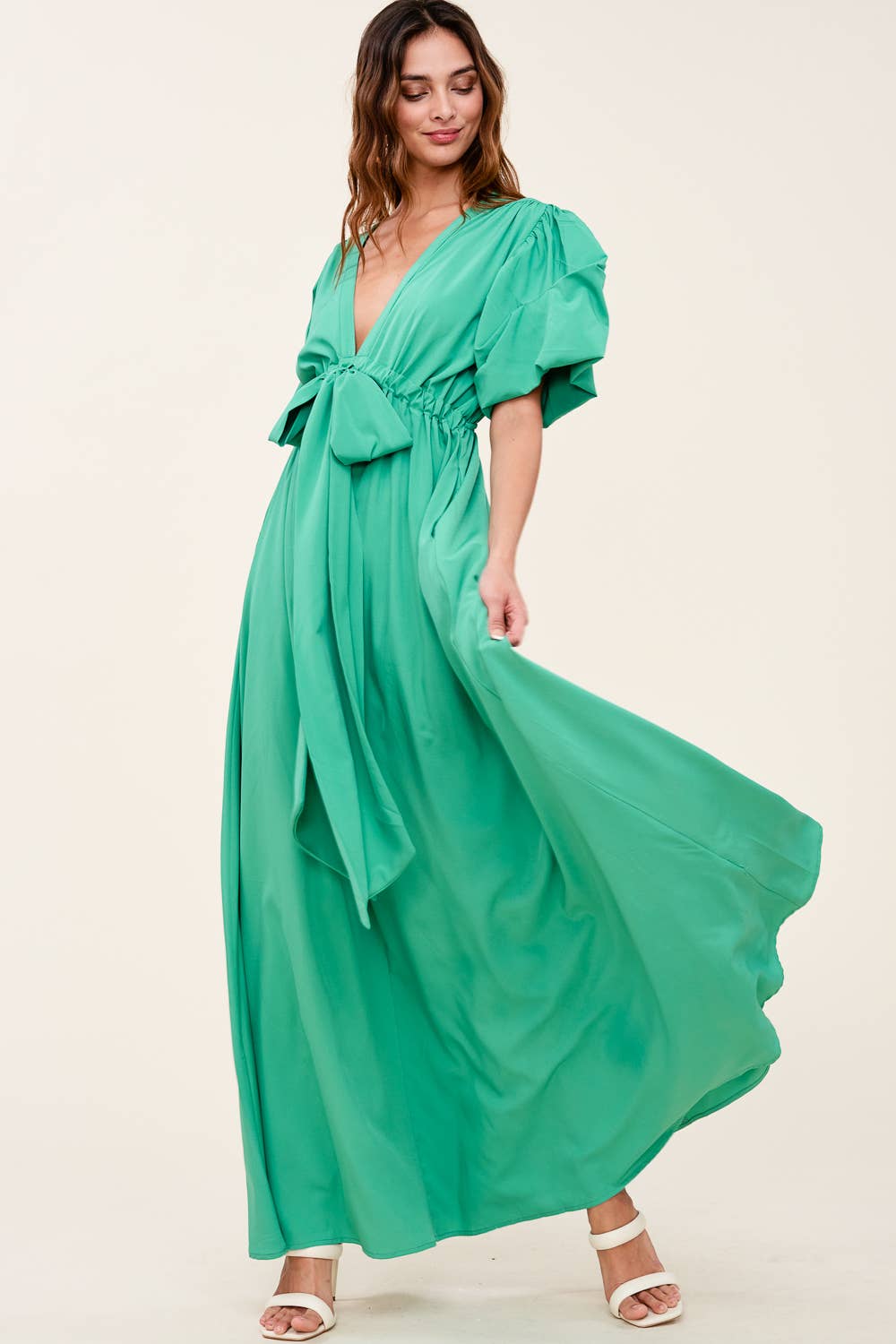 V NECK MAXI DRESS WITH PUFF SLEEVES: Green