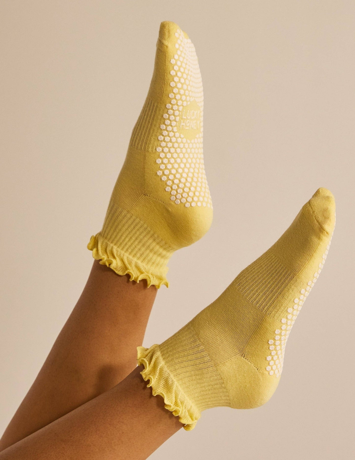The Ruffle Grip Sock: Grapefruit
