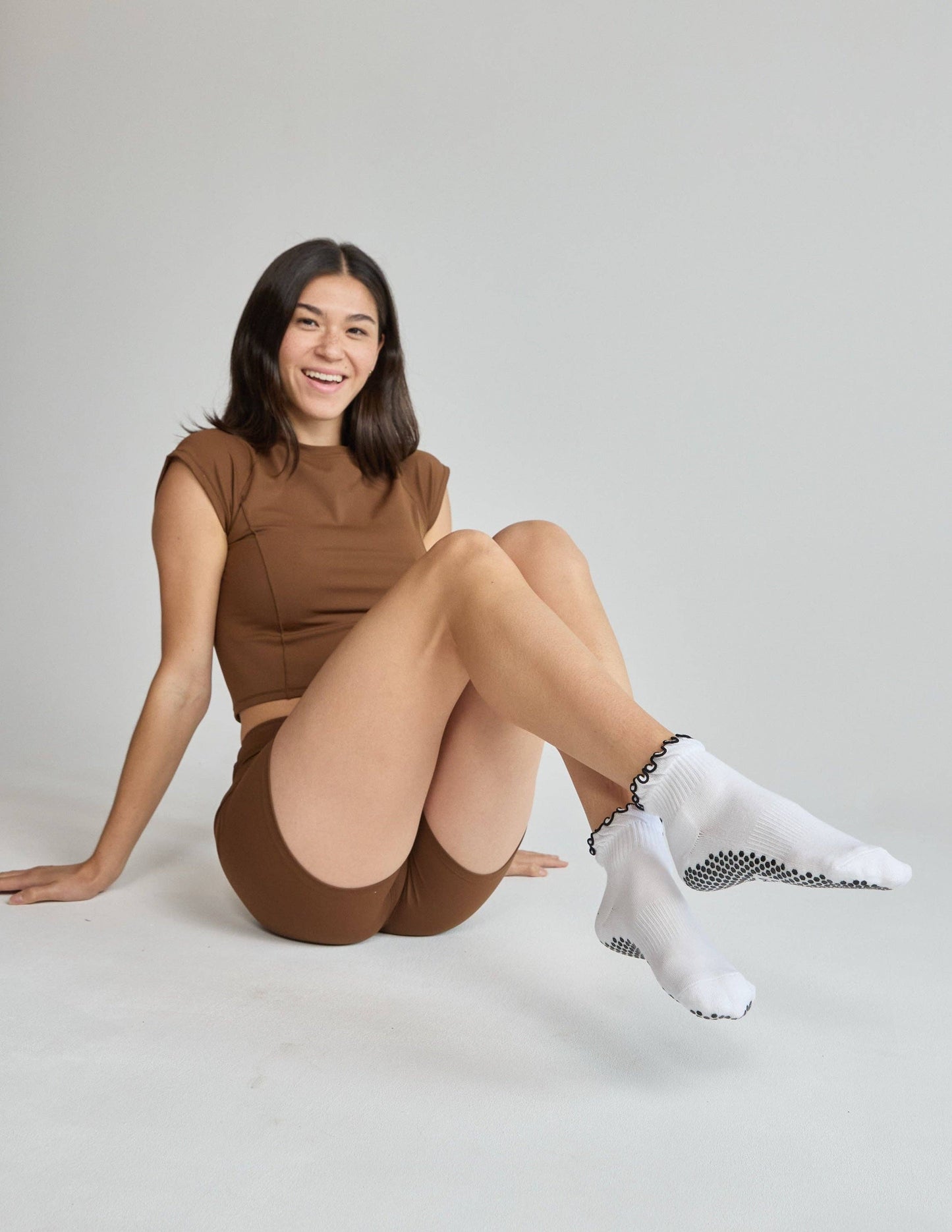 The Ruffle Grip Sock: Grapefruit