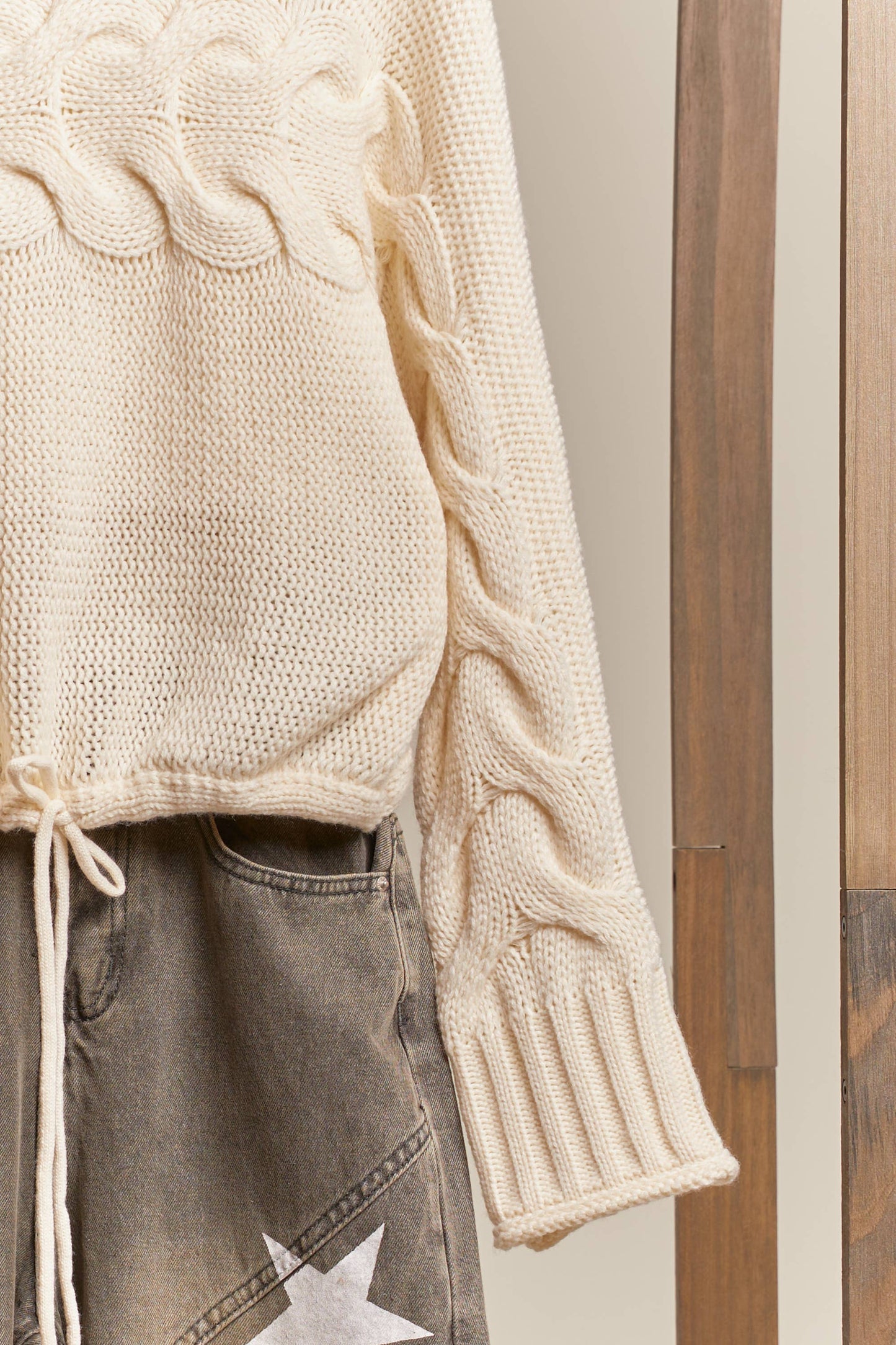 Turtle Neck Cropped Knit Sweater: Ivory / S