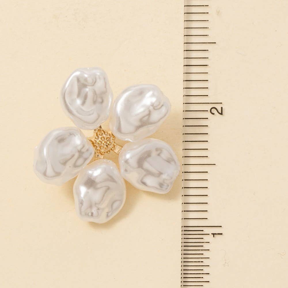 Chunky Pearl Flower Stud Earrings: G