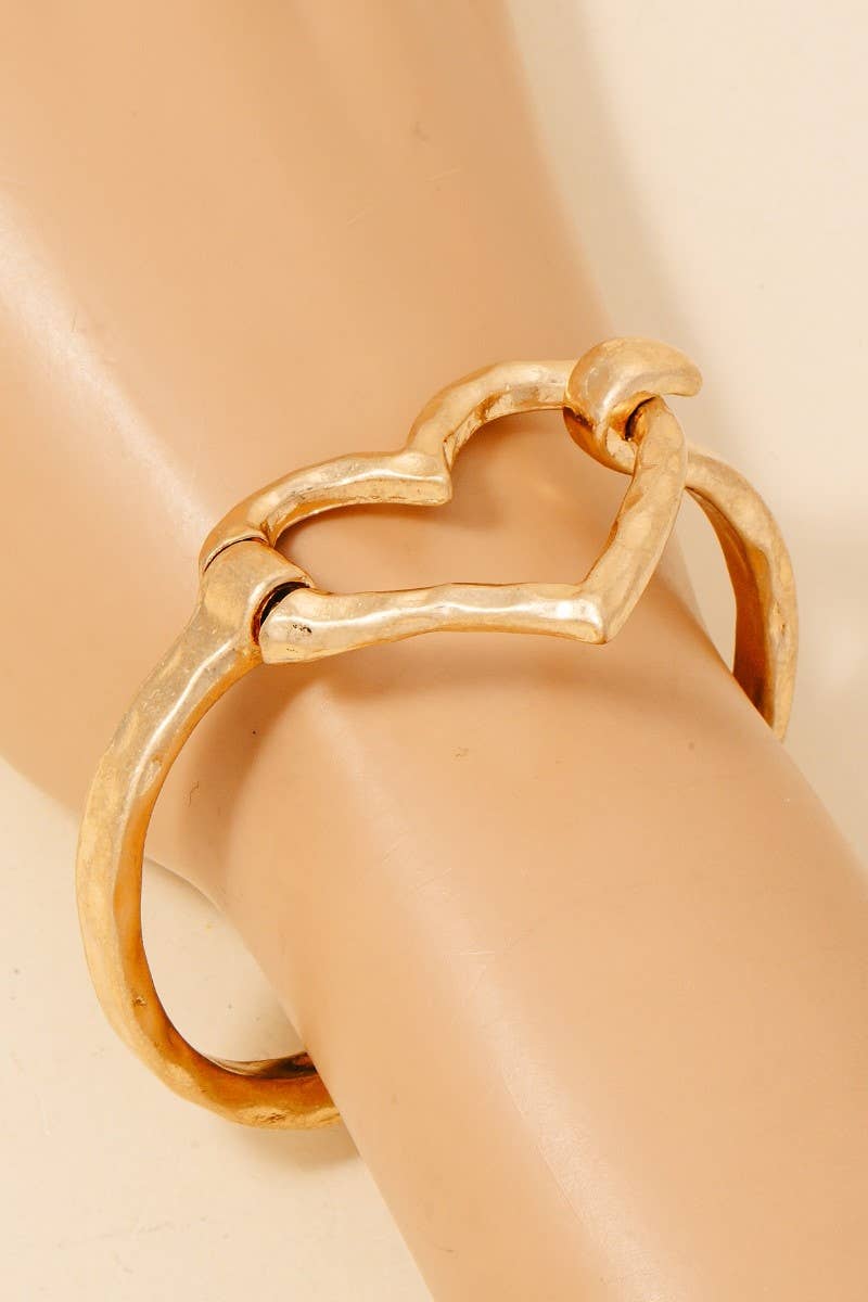 Hammered Heart Coil Spring Hook Bangle Bracelet: WG