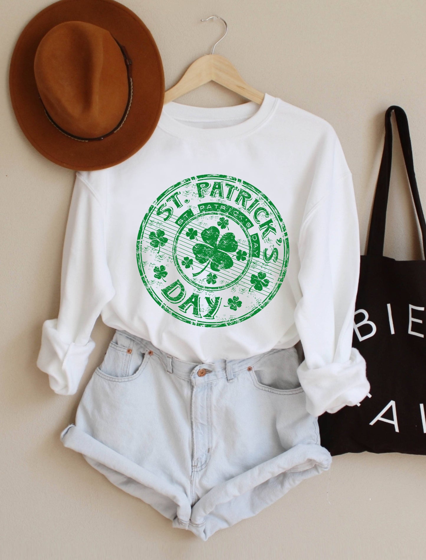 St. Patrick's day: White / XL
