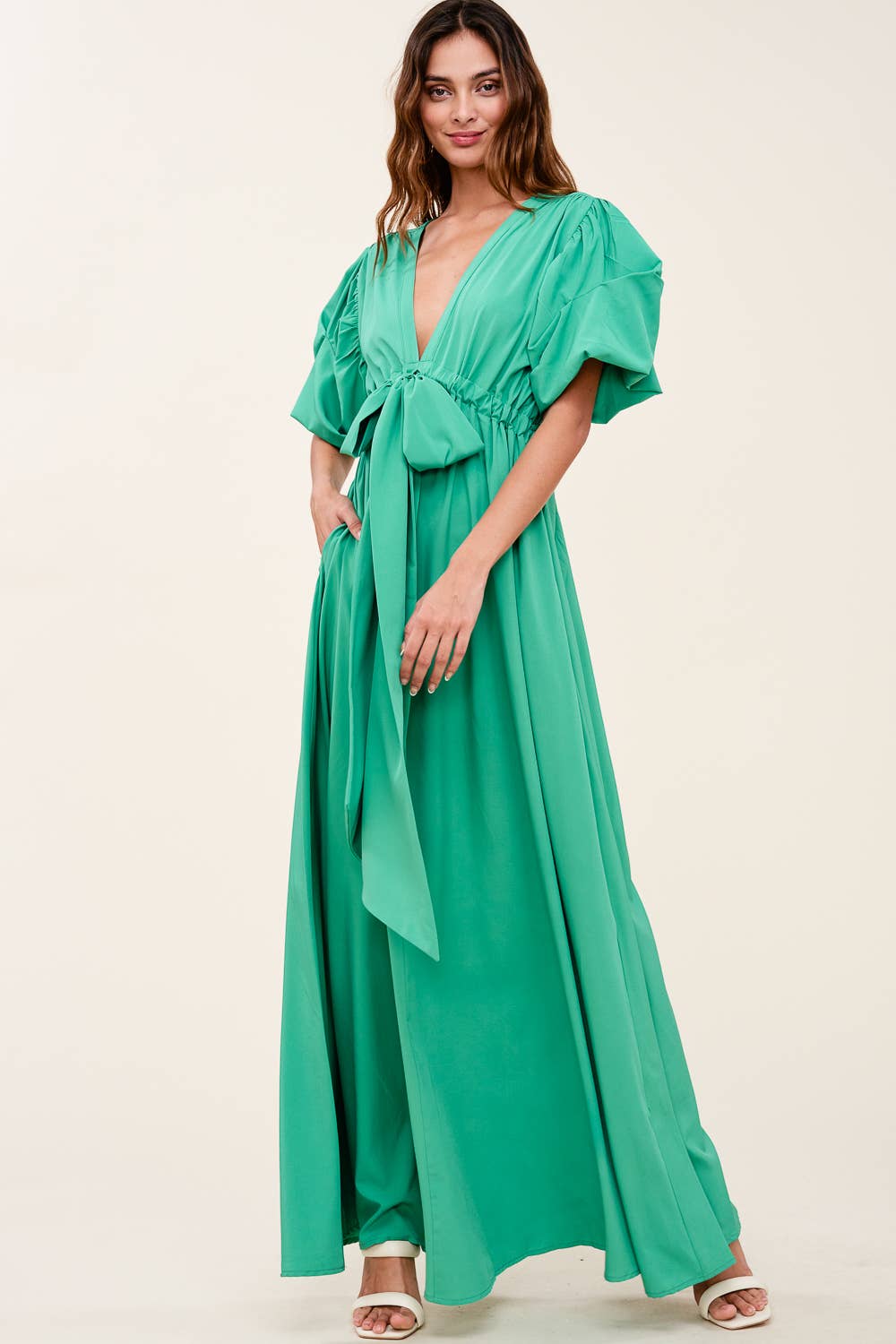 V NECK MAXI DRESS WITH PUFF SLEEVES: Green