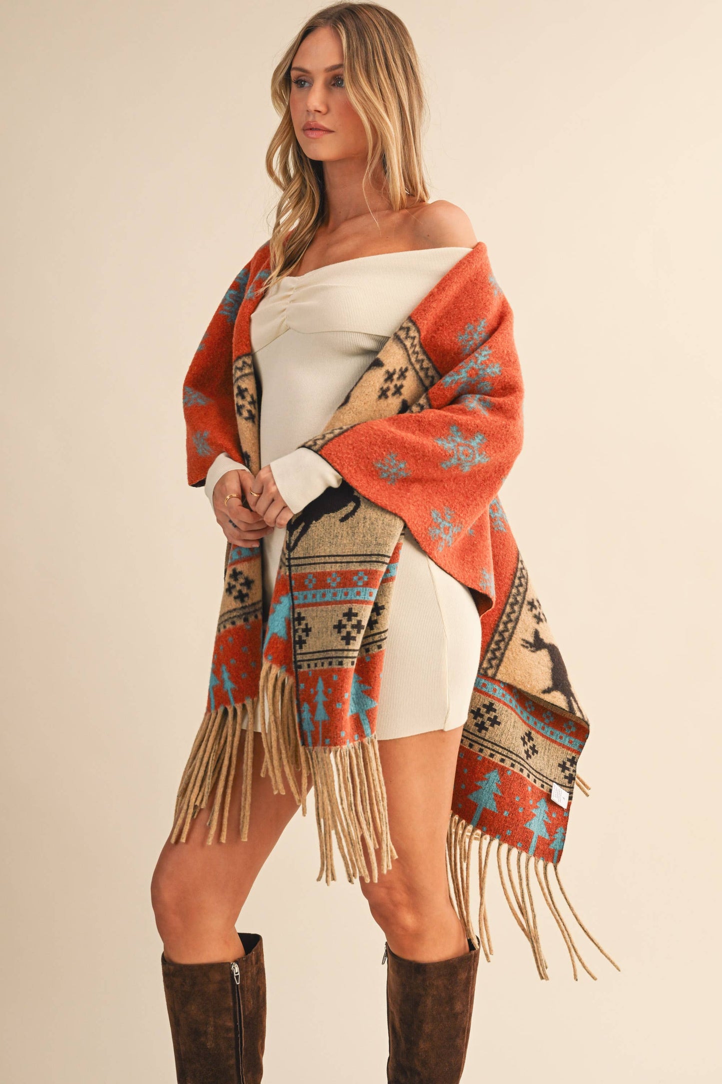 IJ1662 PRINTED FRINGED OVERSIZED CAPE: RUST / One Size