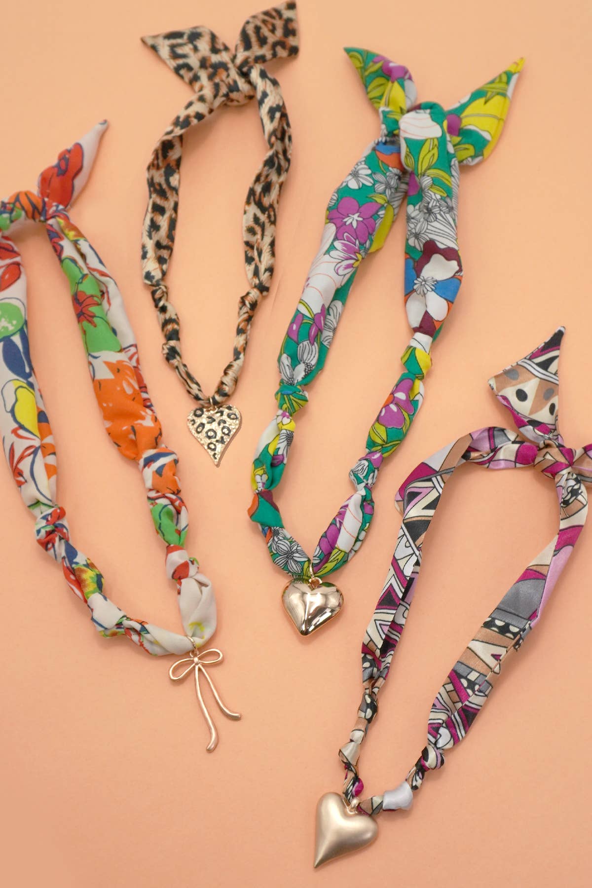HANDMADE SCARF CHARM NECKLACE | 80N91790: C