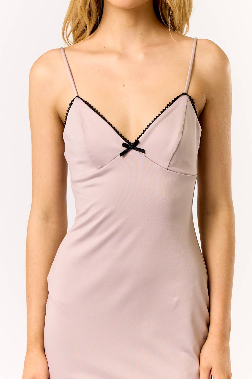 BD24818 LACE BOW DETAIL CAMI FLARED MAXI DRESS : DUSTY LAVENDER / M