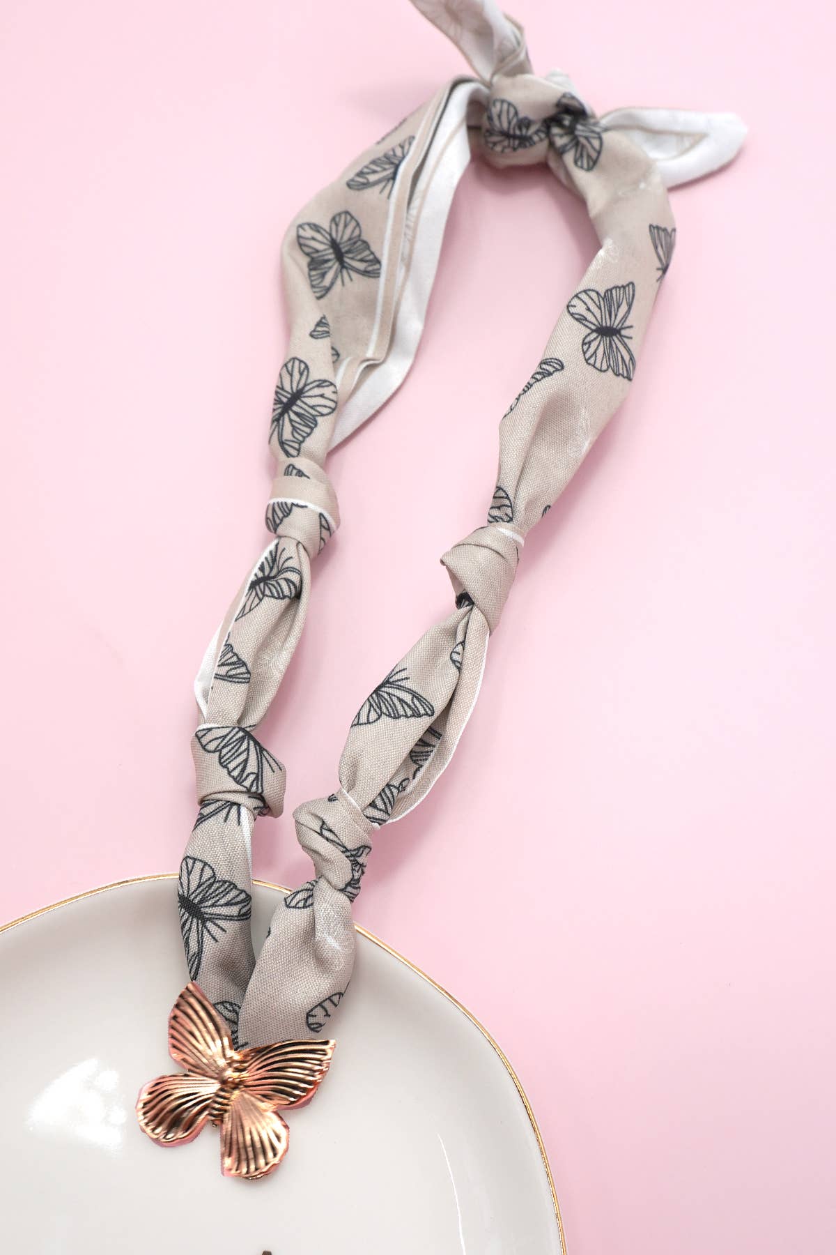 HANDMADE SCARF CHARM NECKLACE | 80N91790: F