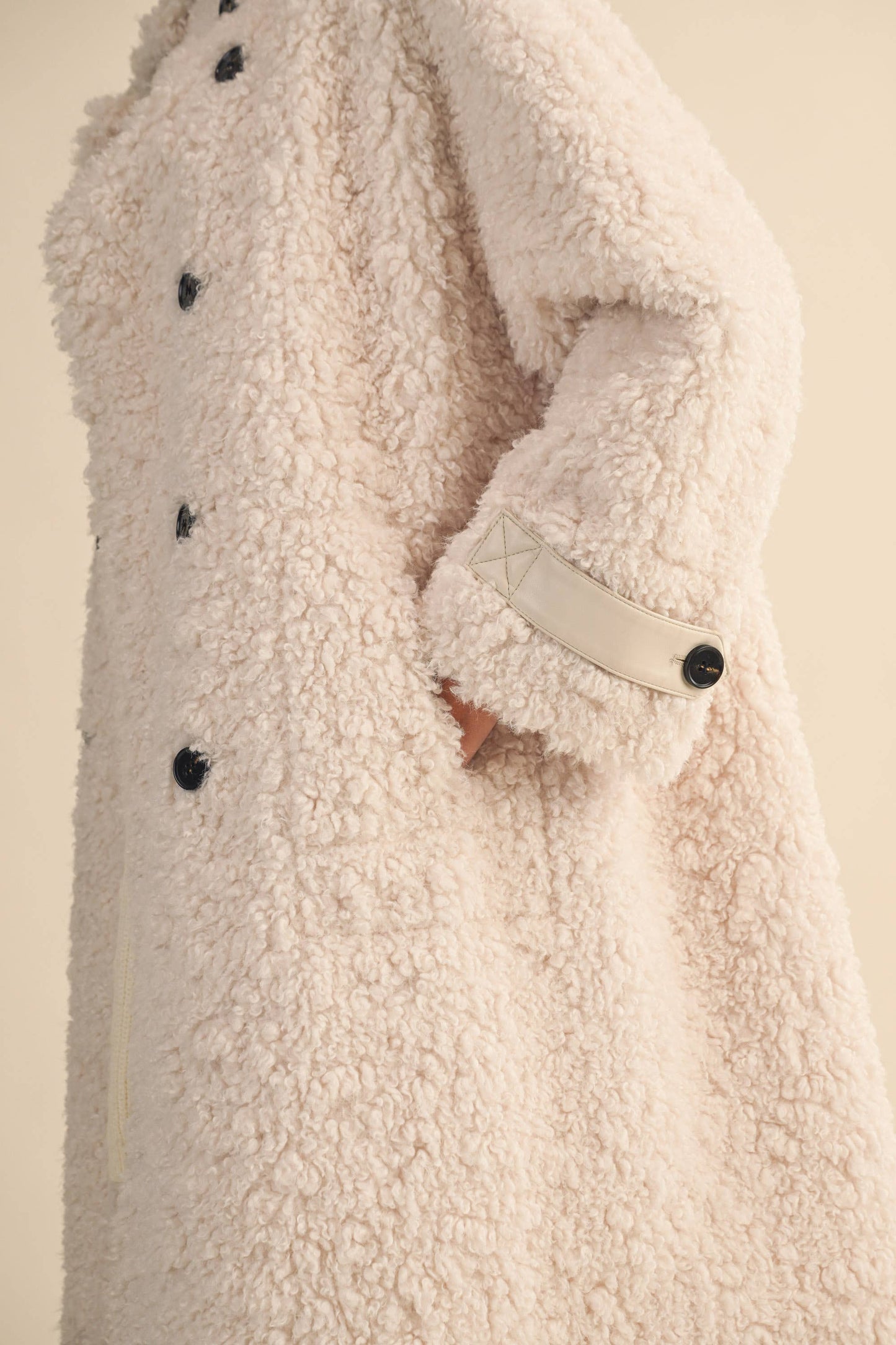 IJ1666 FAUX FUR SIDE POCKET COAT: IVORY / One Size