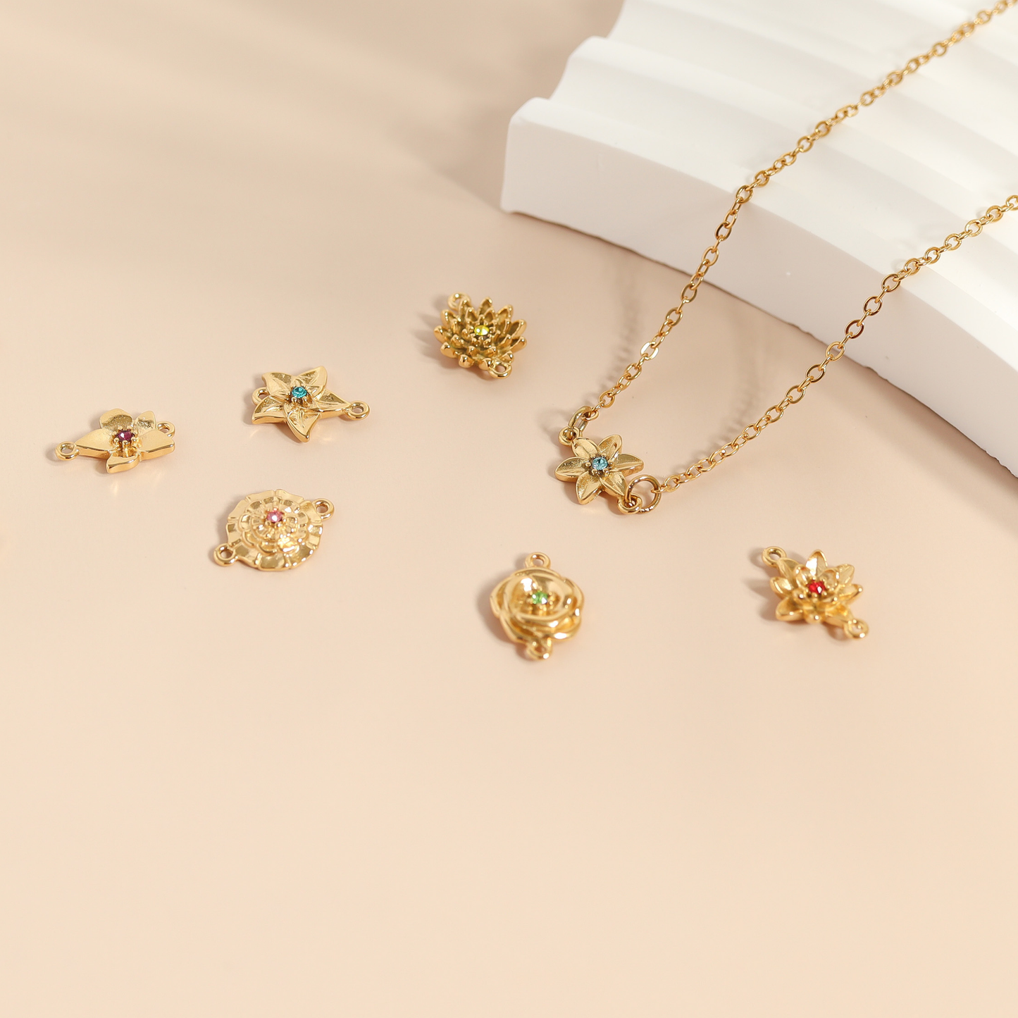 18K Gold PVD Stainless Steel Loop Connector Chain Necklace: Stainless / 16+2"