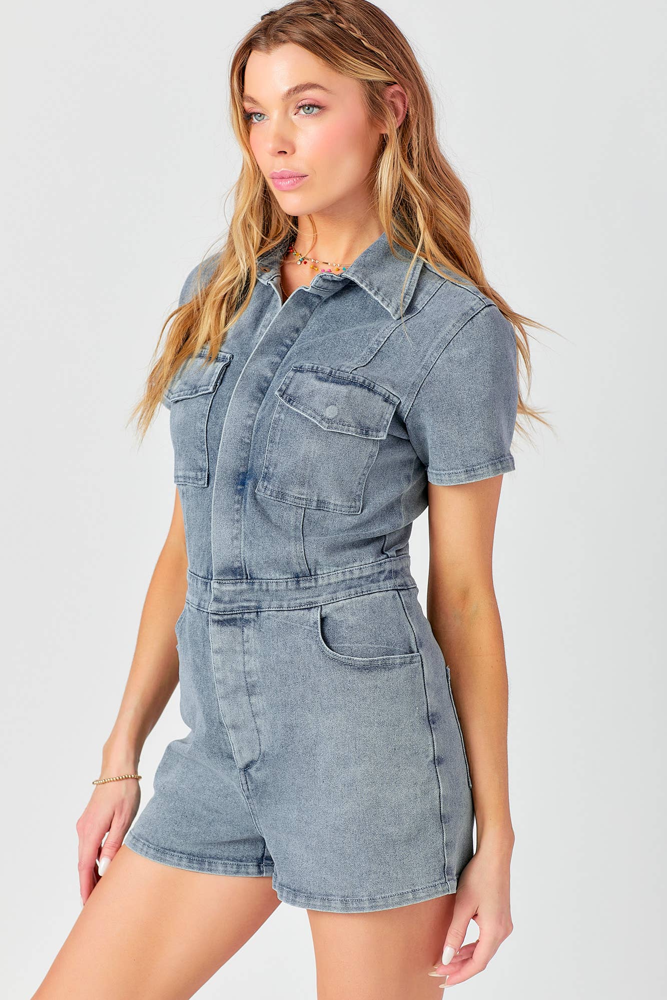 Fitted Short Sleeve Denim Romper: LT. BLUE / M