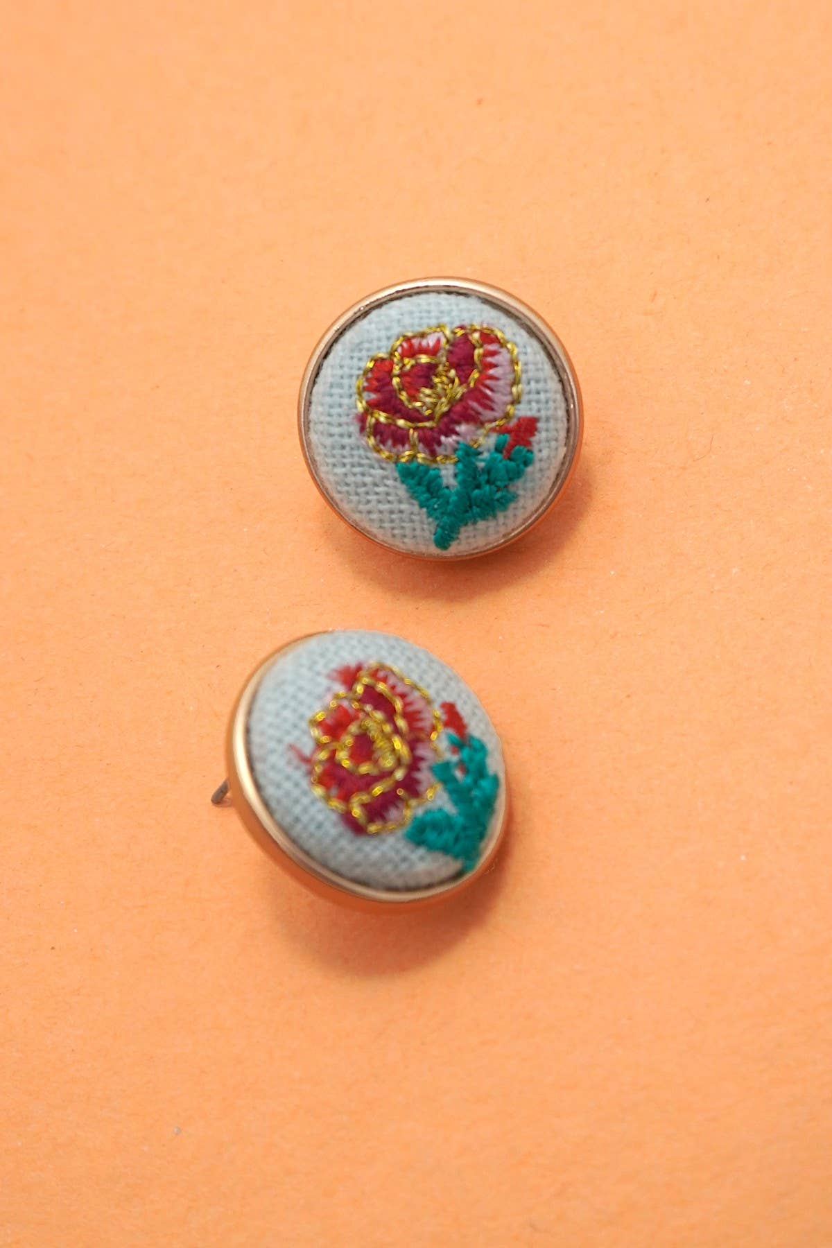 EMBROIDERY FLORAL GOLD EDGE STUD EARRINGS | 80E61042: Blue