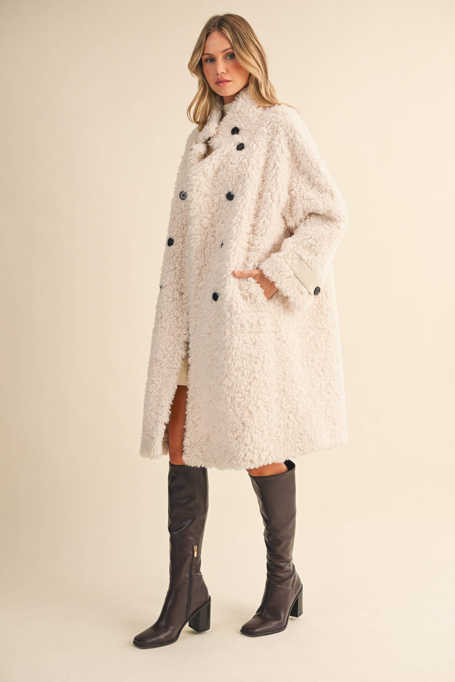 IJ1666 FAUX FUR SIDE POCKET COAT: IVORY / One Size