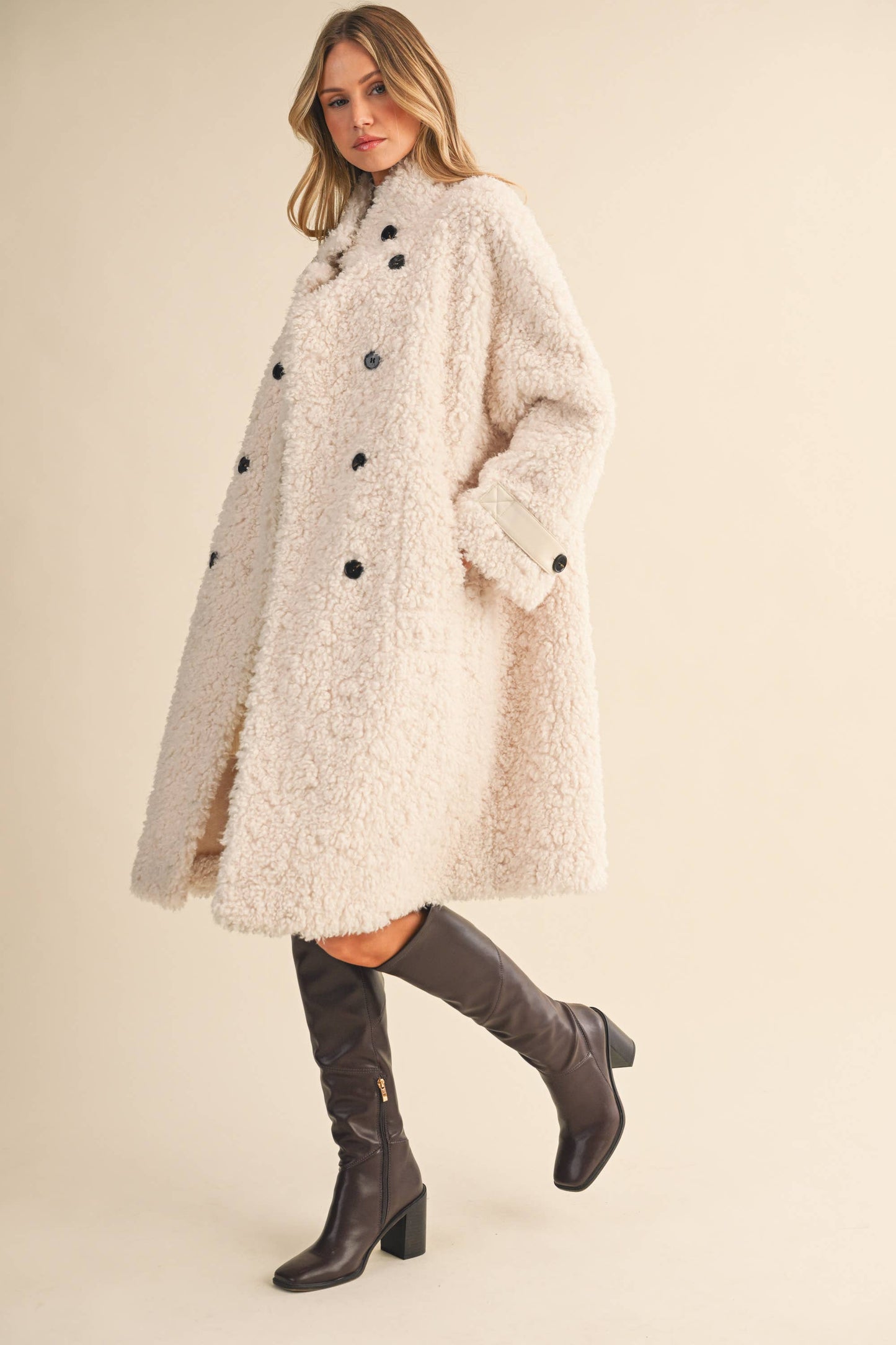 IJ1666 FAUX FUR SIDE POCKET COAT: IVORY / One Size