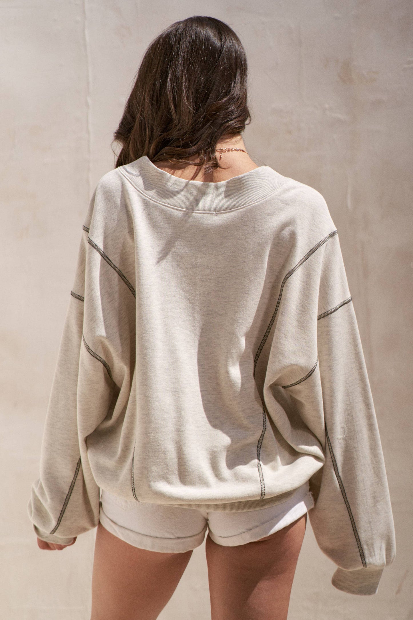 TWIST FRONT LONG SLEEVE TOP: Heather Grey / S/M