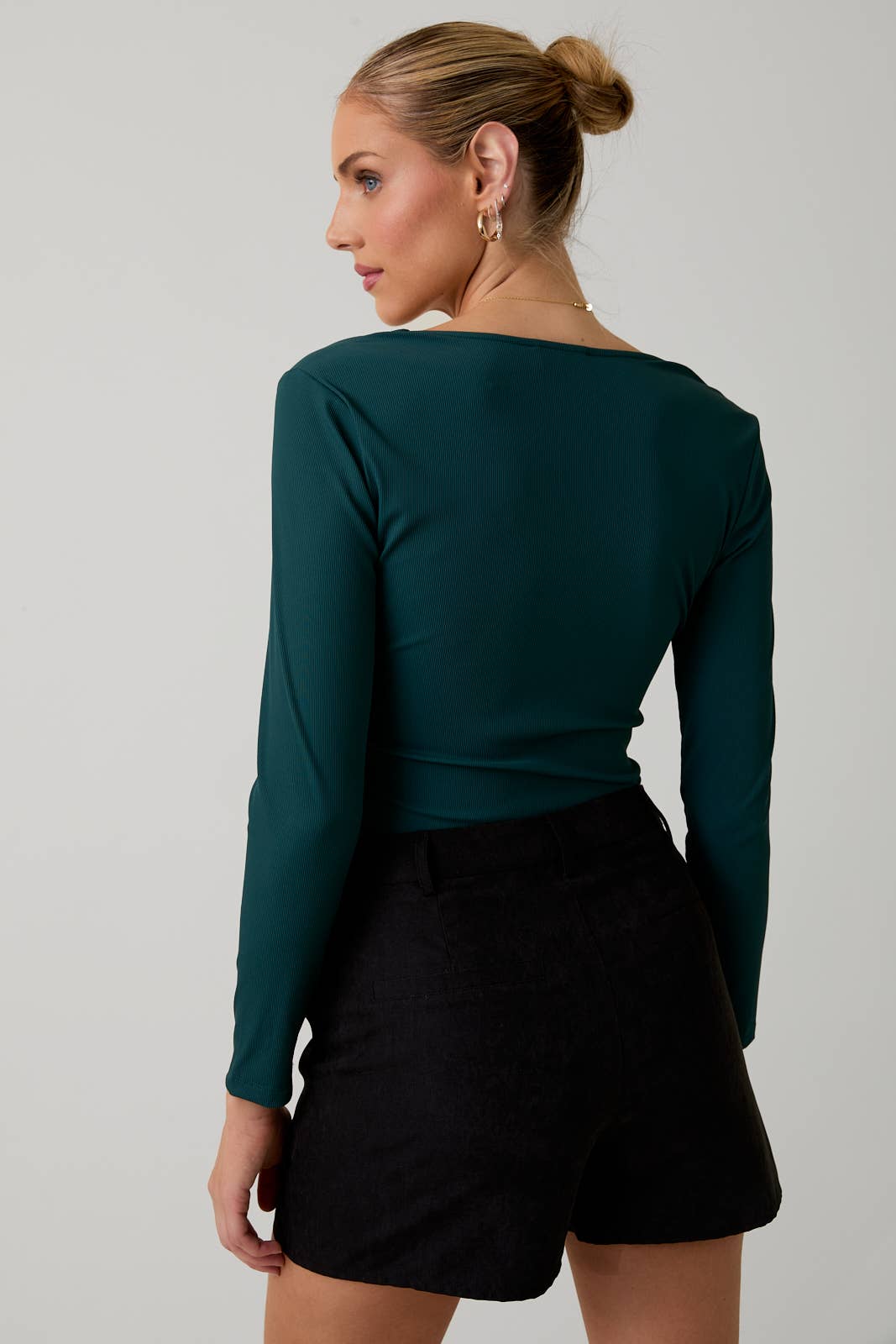 SQUARE NECK LONG SLEEVE BODYSUIT: Black / L
