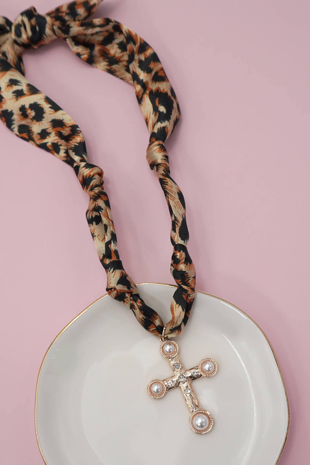HANDMADE SCARF CHARM NECKLACE | 80N91790: H