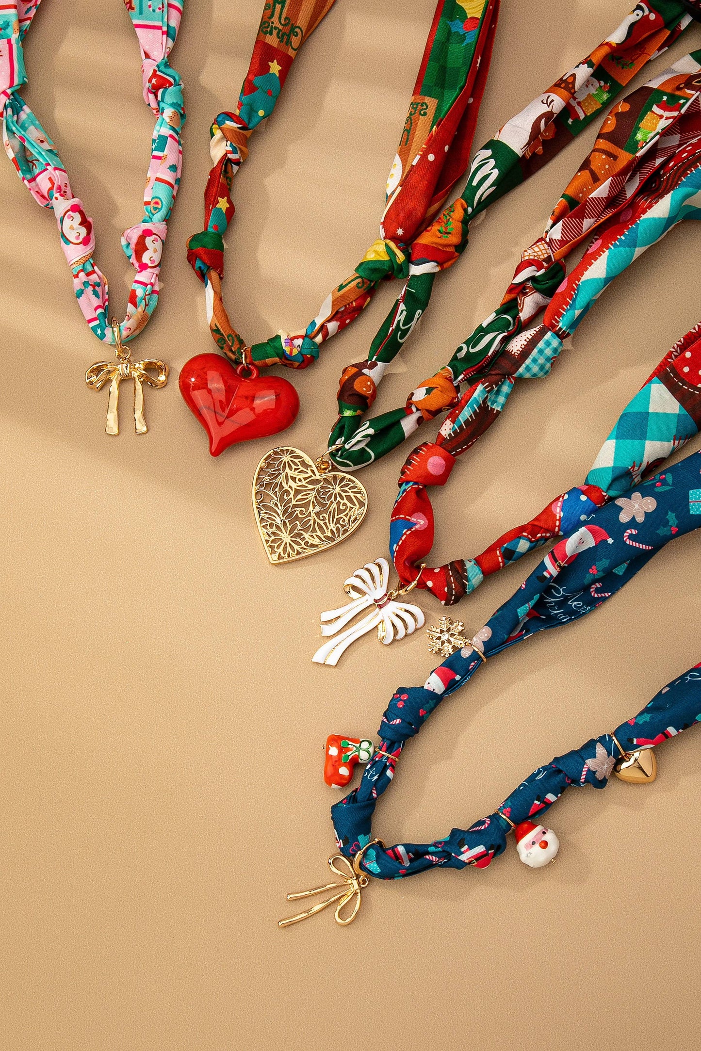 HANDMADE SCARF NECKLACE - CHRISTMAS SNOWMAN BOW | 80N91827: C