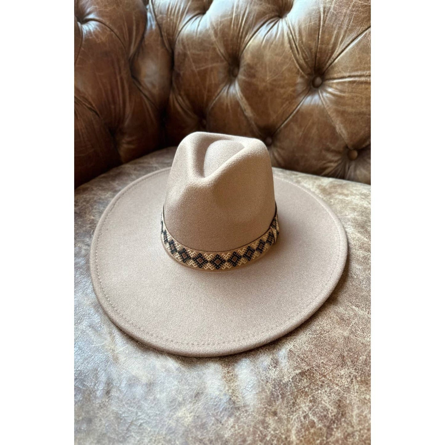 VEGAN FELT PANAMA HAT With JACQUARD TAPE: CAMEL / ONE SIZE