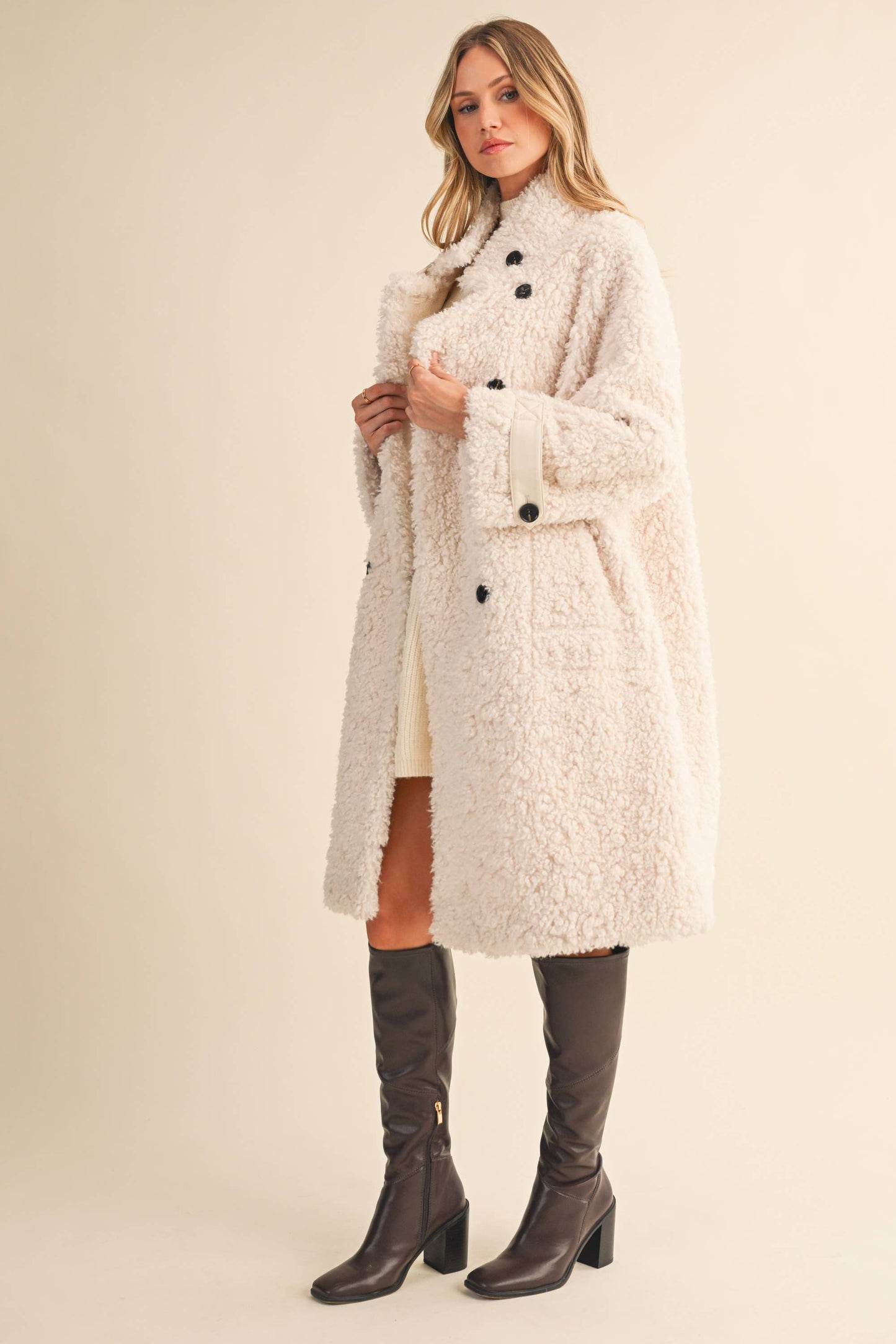 IJ1666 FAUX FUR SIDE POCKET COAT: IVORY / One Size