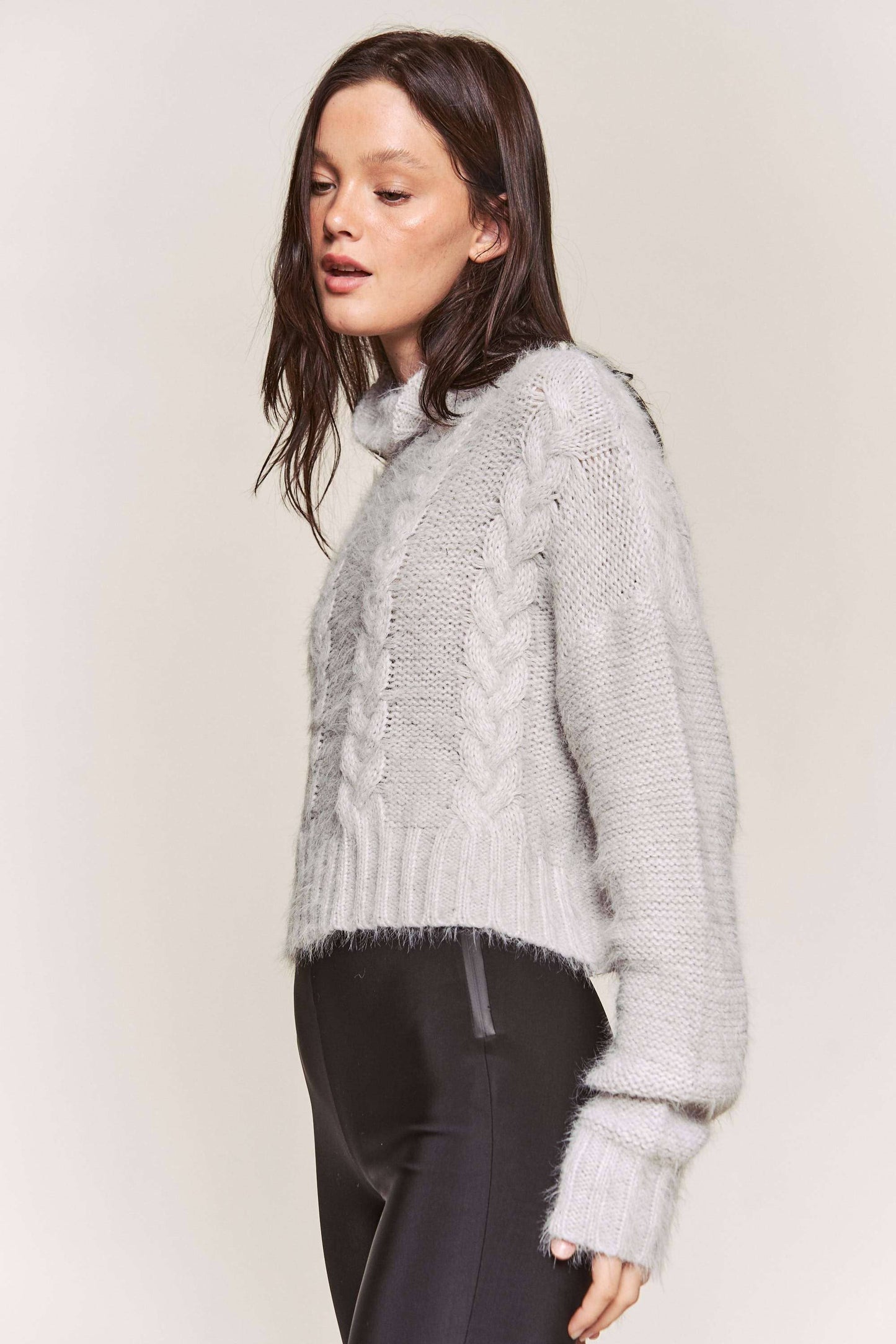 FUZZY FUR  LONGSLV TURTLE NECK CABLE KNIT SWEATER: BLACK / S