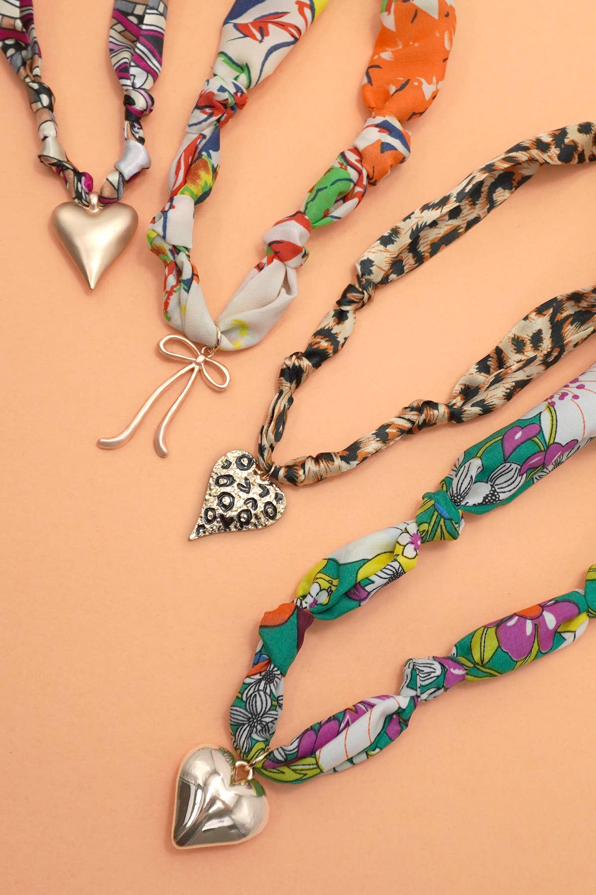HANDMADE SCARF CHARM NECKLACE | 80N91790: J