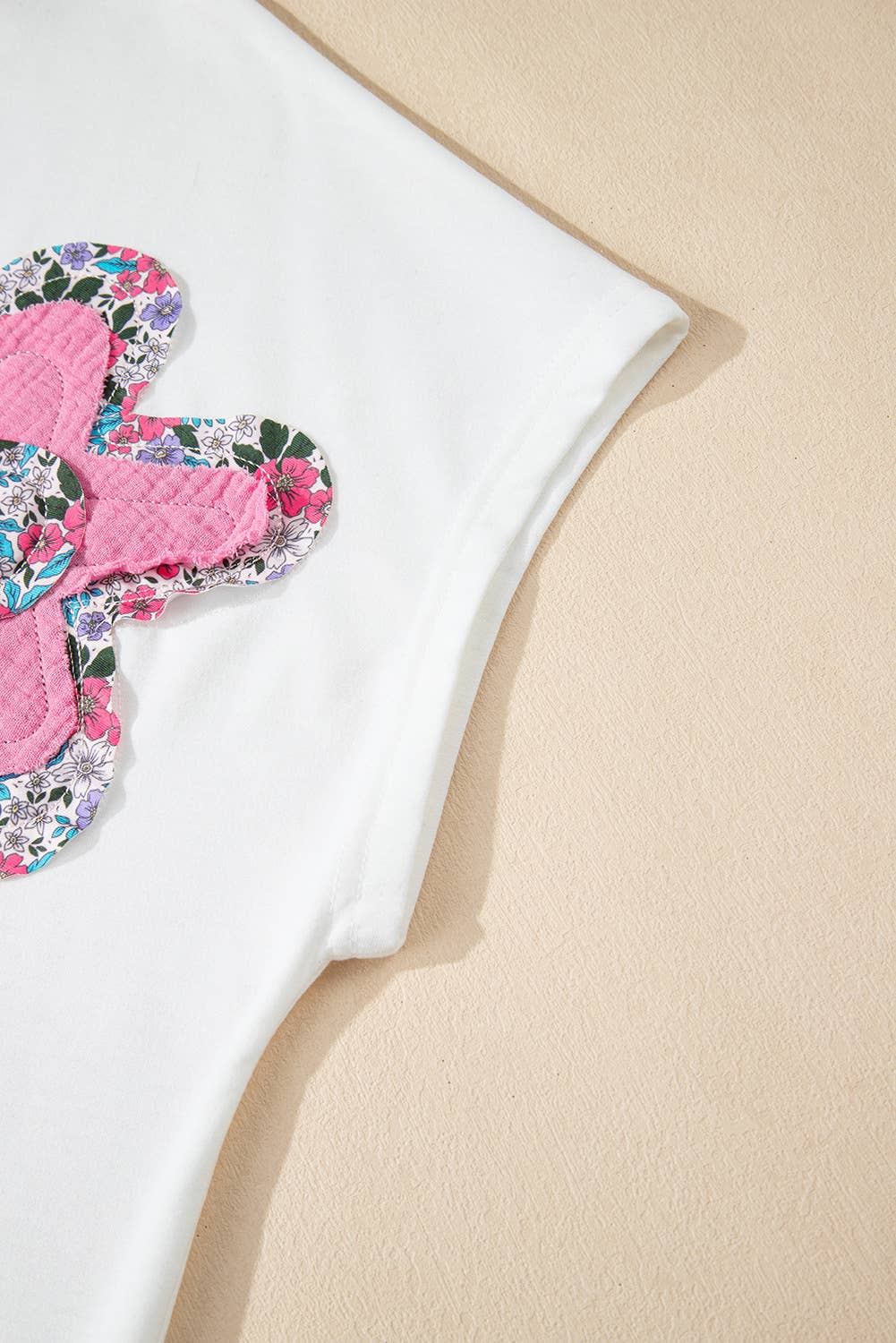 Applique Notched V Neck Dolman Sleeve Top: White / S
