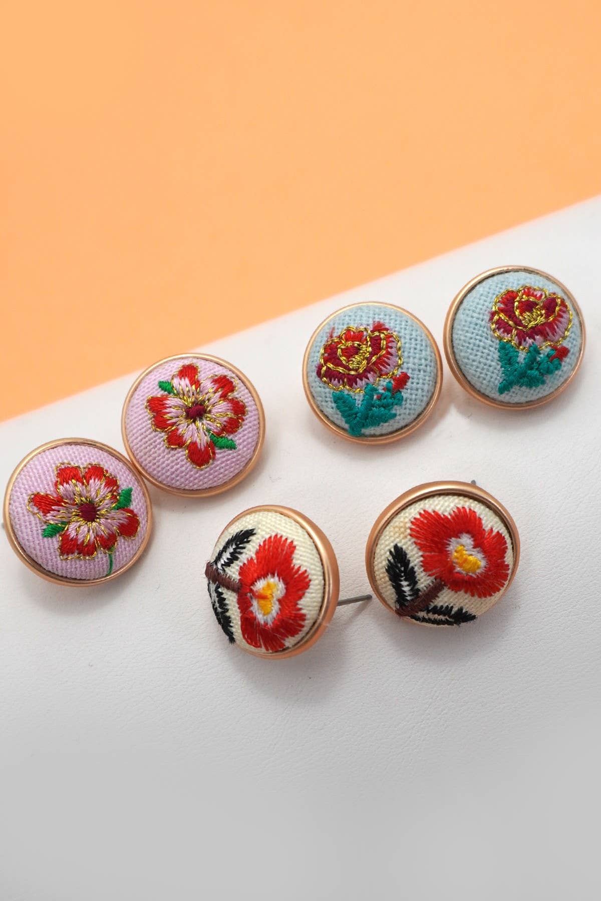 EMBROIDERY FLORAL GOLD EDGE STUD EARRINGS | 80E61042: Blue