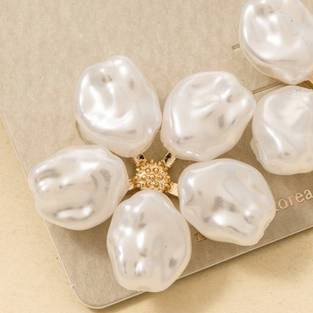 Chunky Pearl Flower Stud Earrings: G