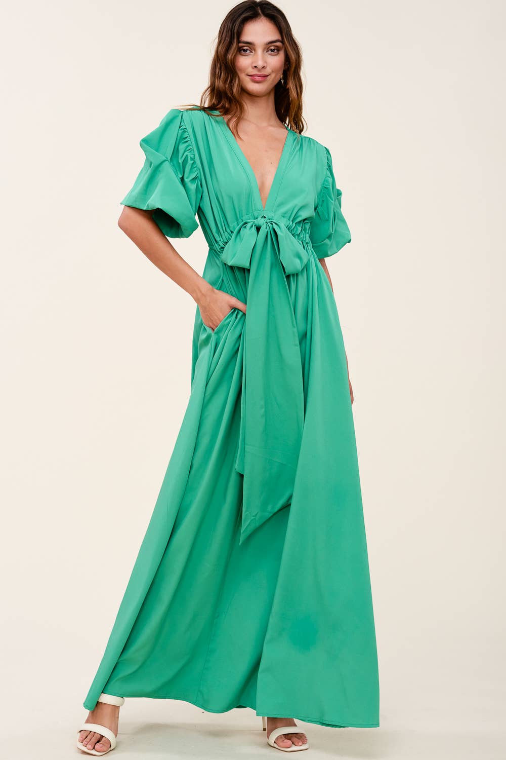 V NECK MAXI DRESS WITH PUFF SLEEVES: Green