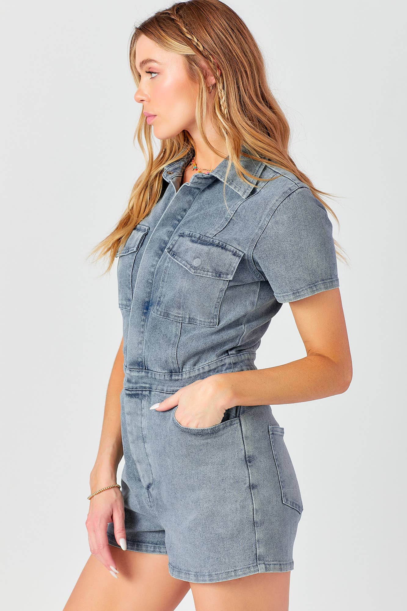 Fitted Short Sleeve Denim Romper: LT. BLUE / M
