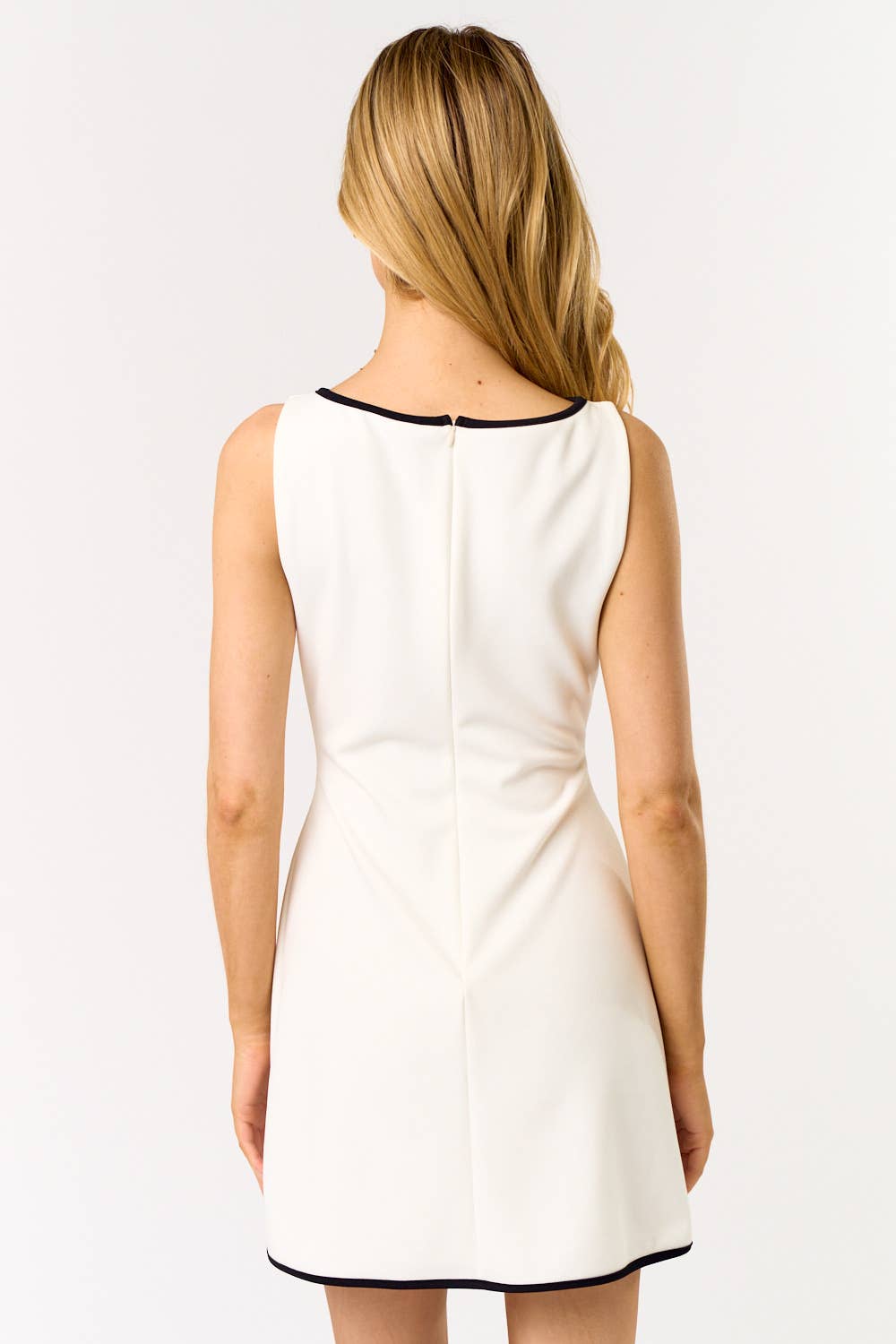 BD25294 SQUARE NECK CONTRAST MINI DRESS: OFF WHITE-BLACK / MEDIUM