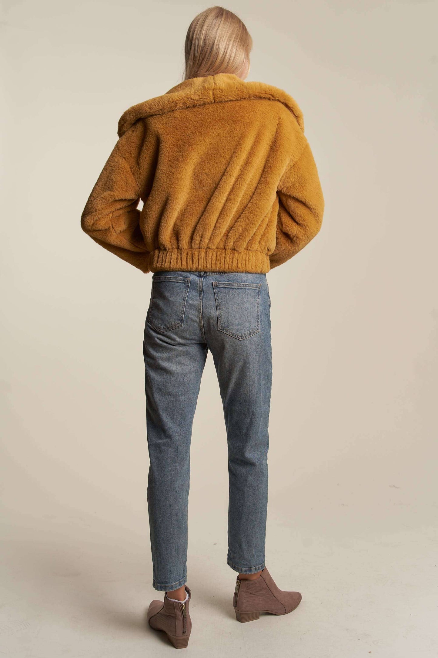 FAUX FUR SNAP CLOSURE ELASTICWAIST LNGSLVE JACKET: MUSTARD / L