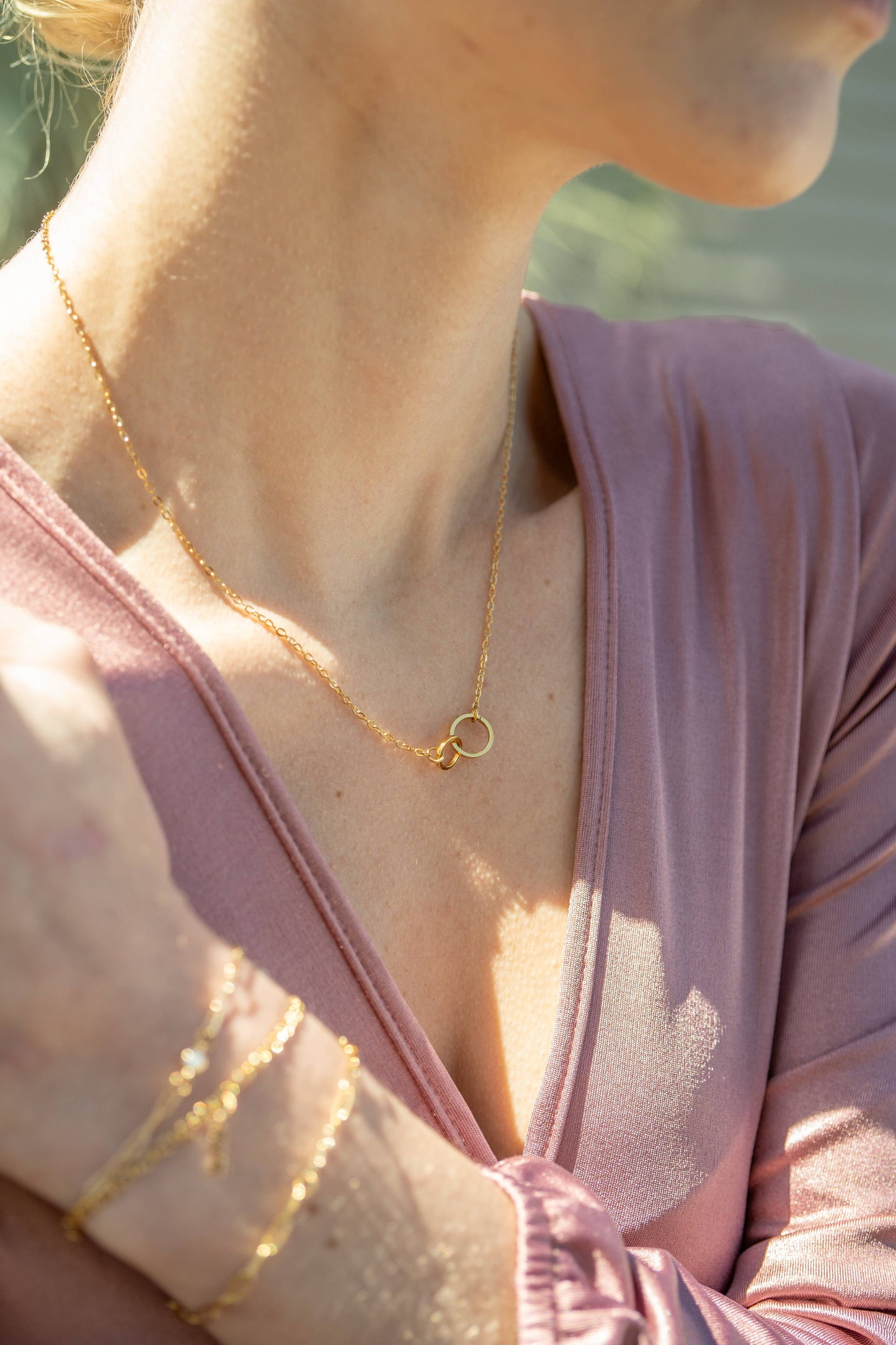 18K Gold PVD Stainless Steel Interlocked Rings Necklace: Stainless