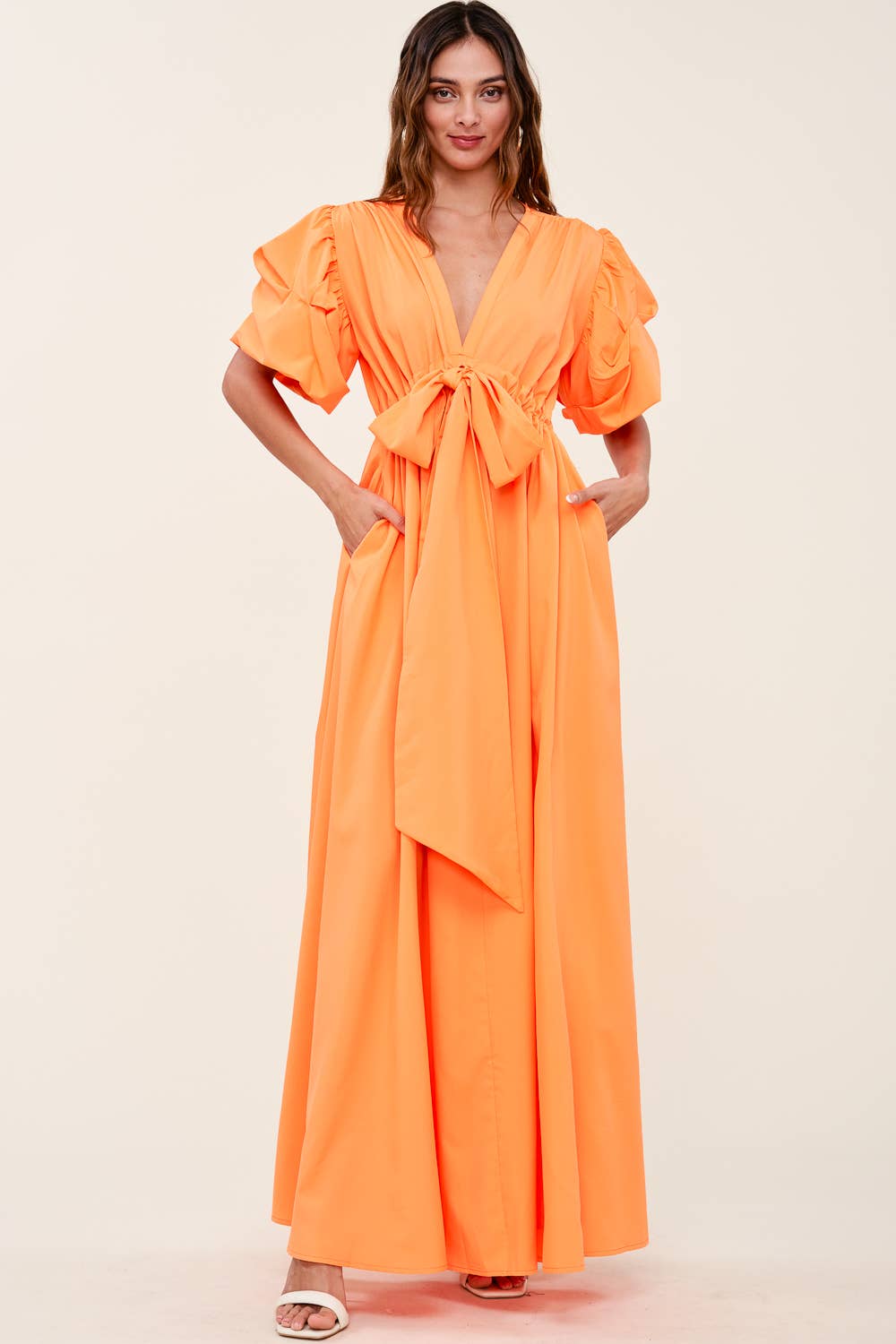 V NECK MAXI DRESS WITH PUFF SLEEVES: Green