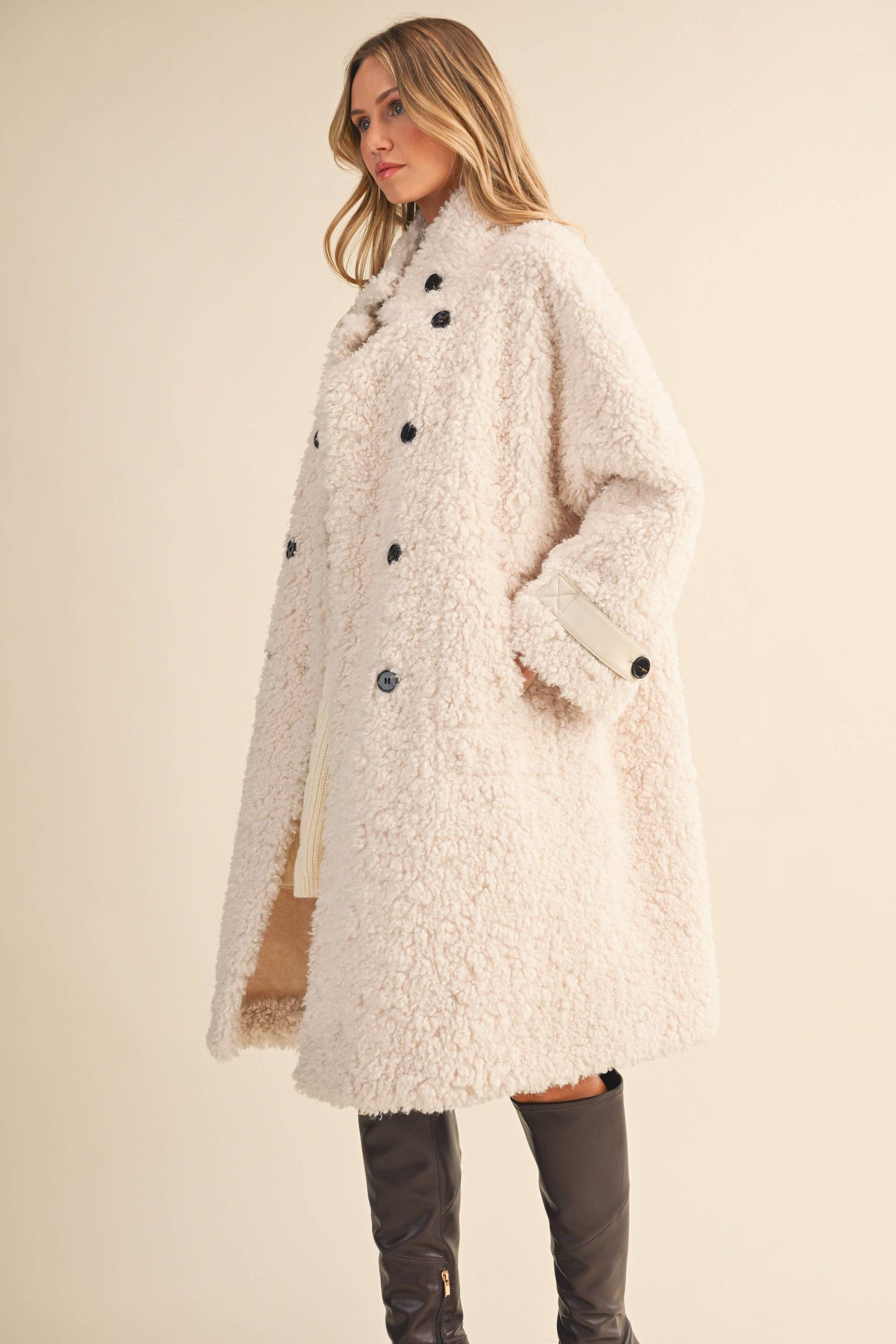 IJ1666 FAUX FUR SIDE POCKET COAT: IVORY / One Size