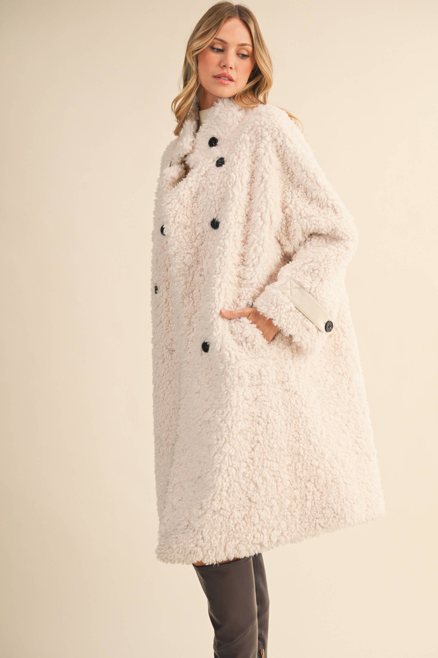 IJ1666 FAUX FUR SIDE POCKET COAT: IVORY / One Size
