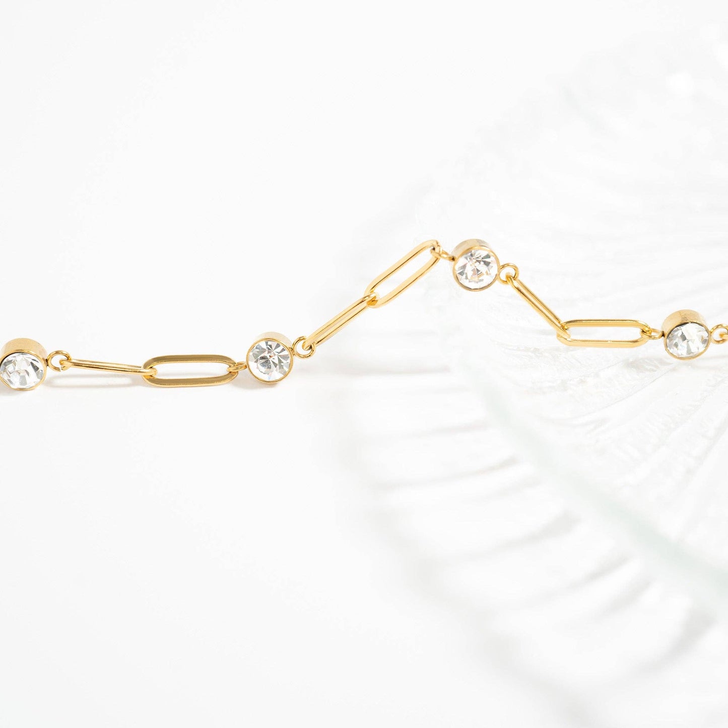 18K Gold PVD Station Stone Stone Paperclip Chain Bracelet: Gold