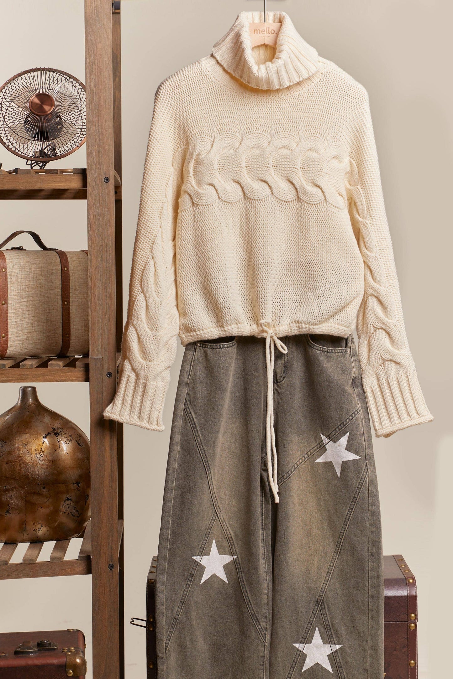 Turtle Neck Cropped Knit Sweater: Ivory / L