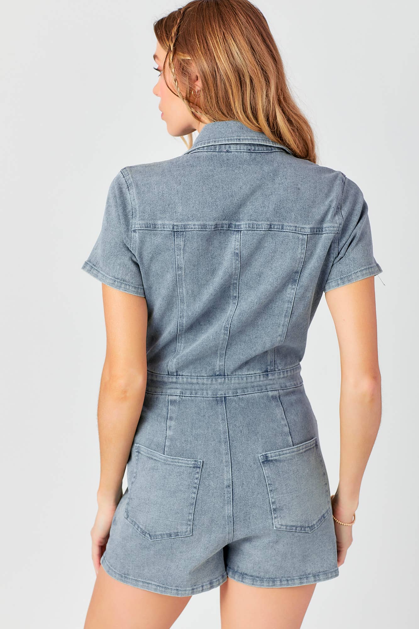 Fitted Short Sleeve Denim Romper: LT. BLUE / S