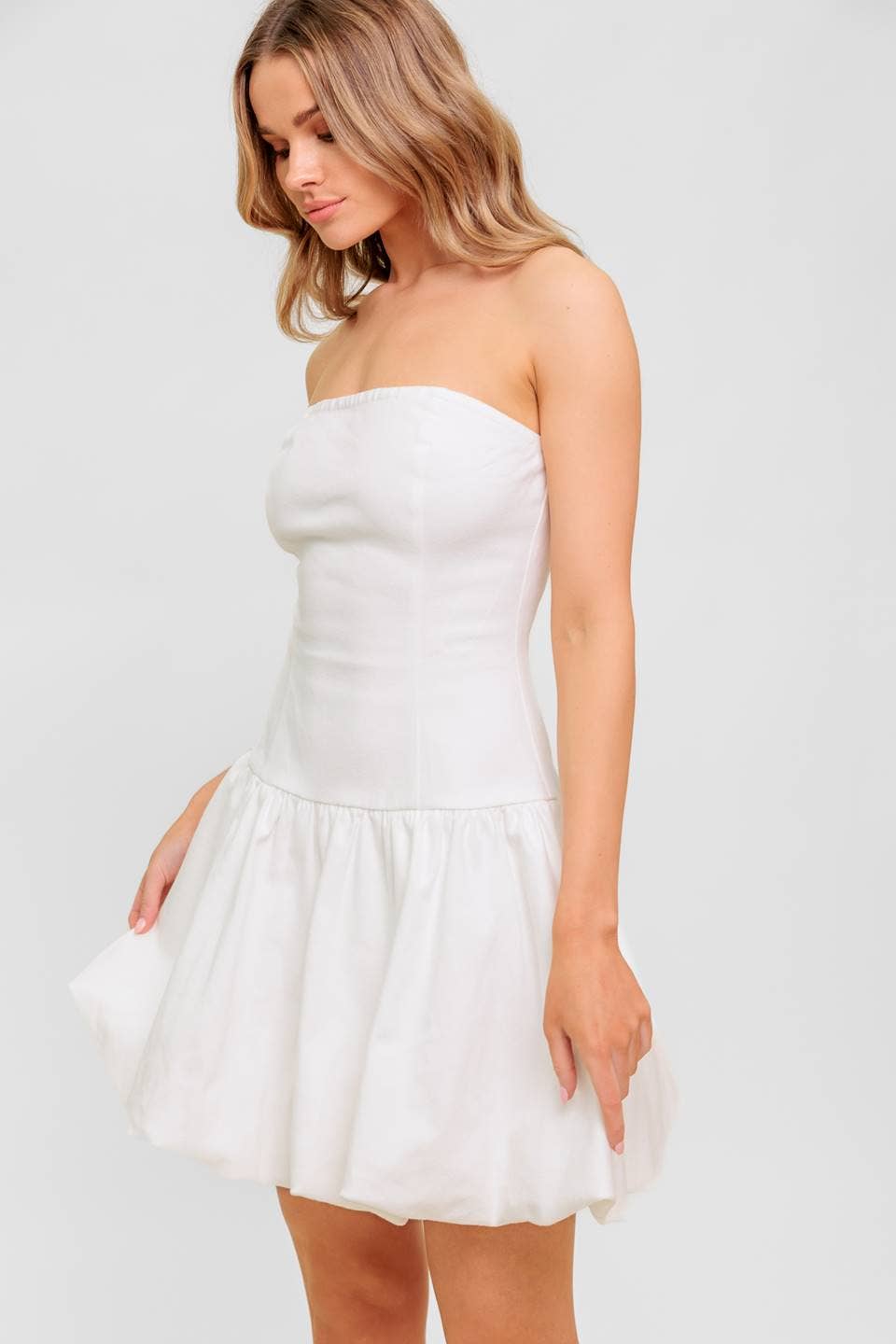 A solid woven twill mini dress - ID22583: WHITE DENIM / Contemporary / L