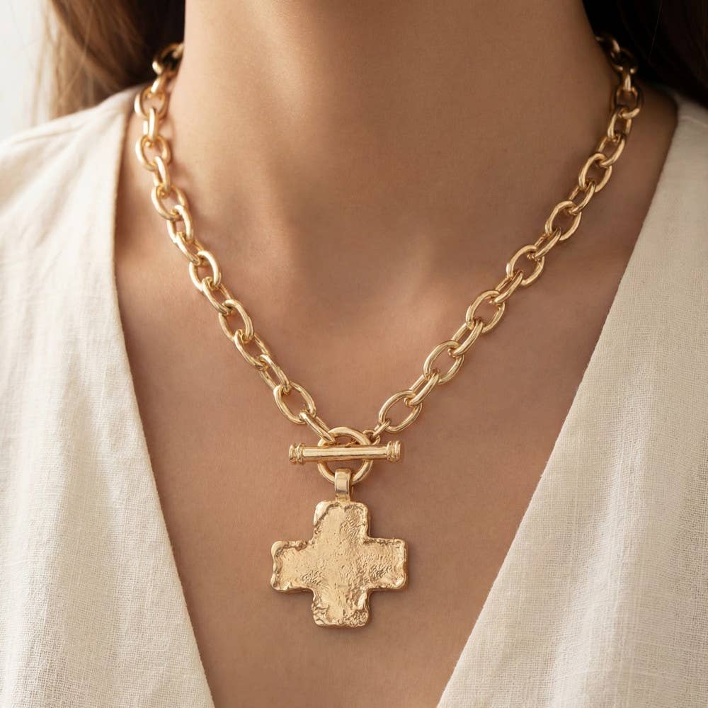 Cross Pendant Toggle Chain Necklace: GD