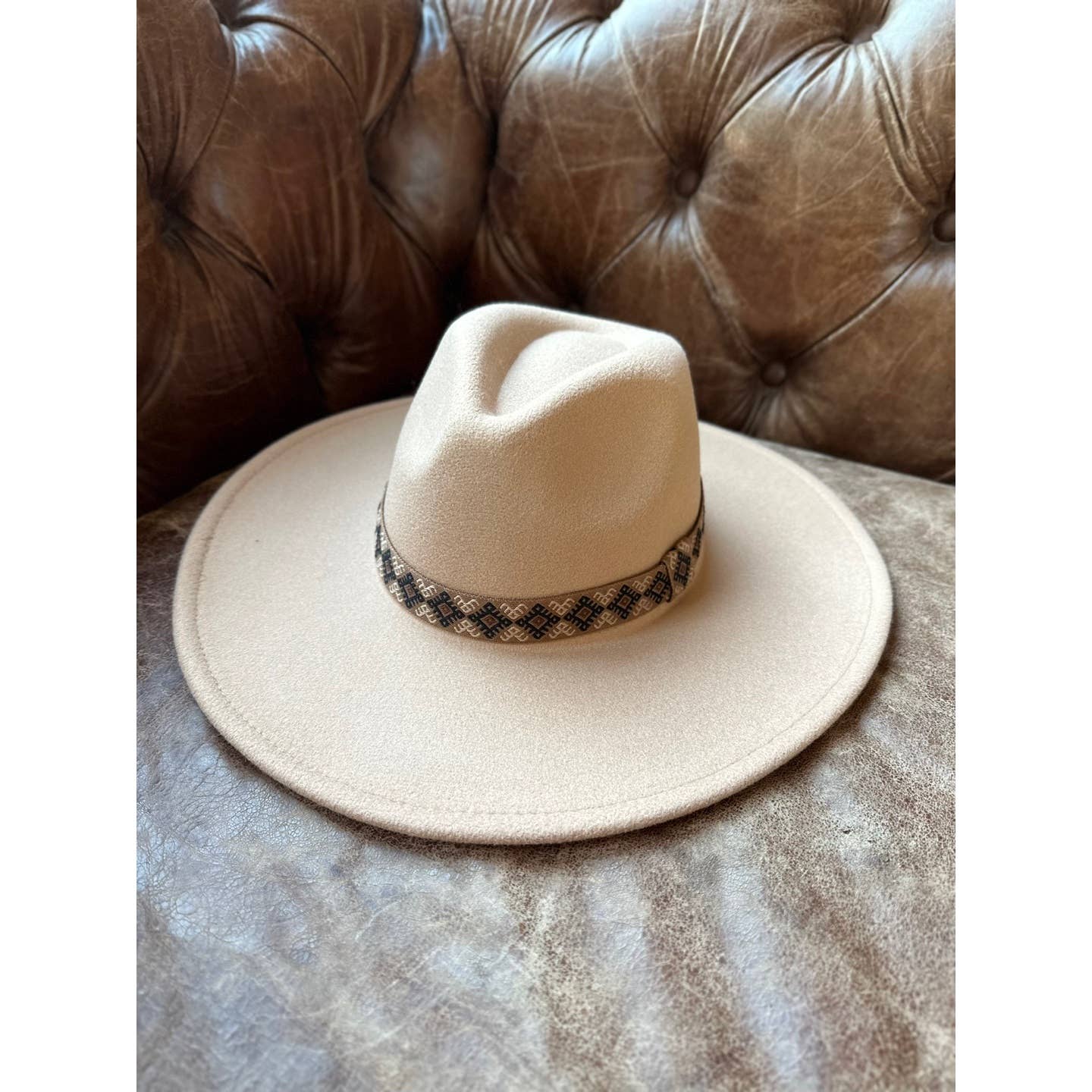 VEGAN FELT PANAMA HAT With JACQUARD TAPE: CAMEL / ONE SIZE